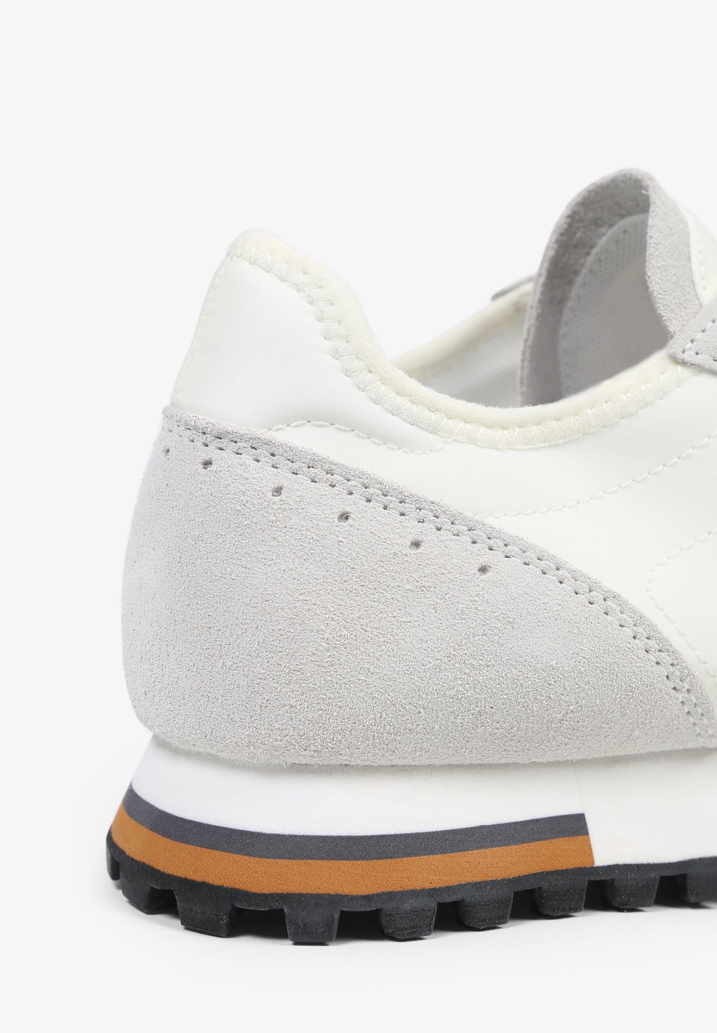 SNEAKERS LIGERAS DETALLE SUELA