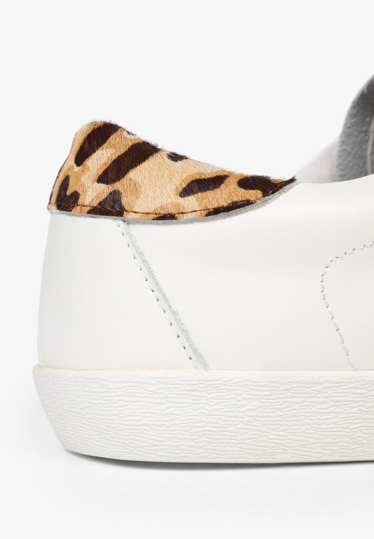 SNEAKERS BAJAS DETALLE LEOPARDO