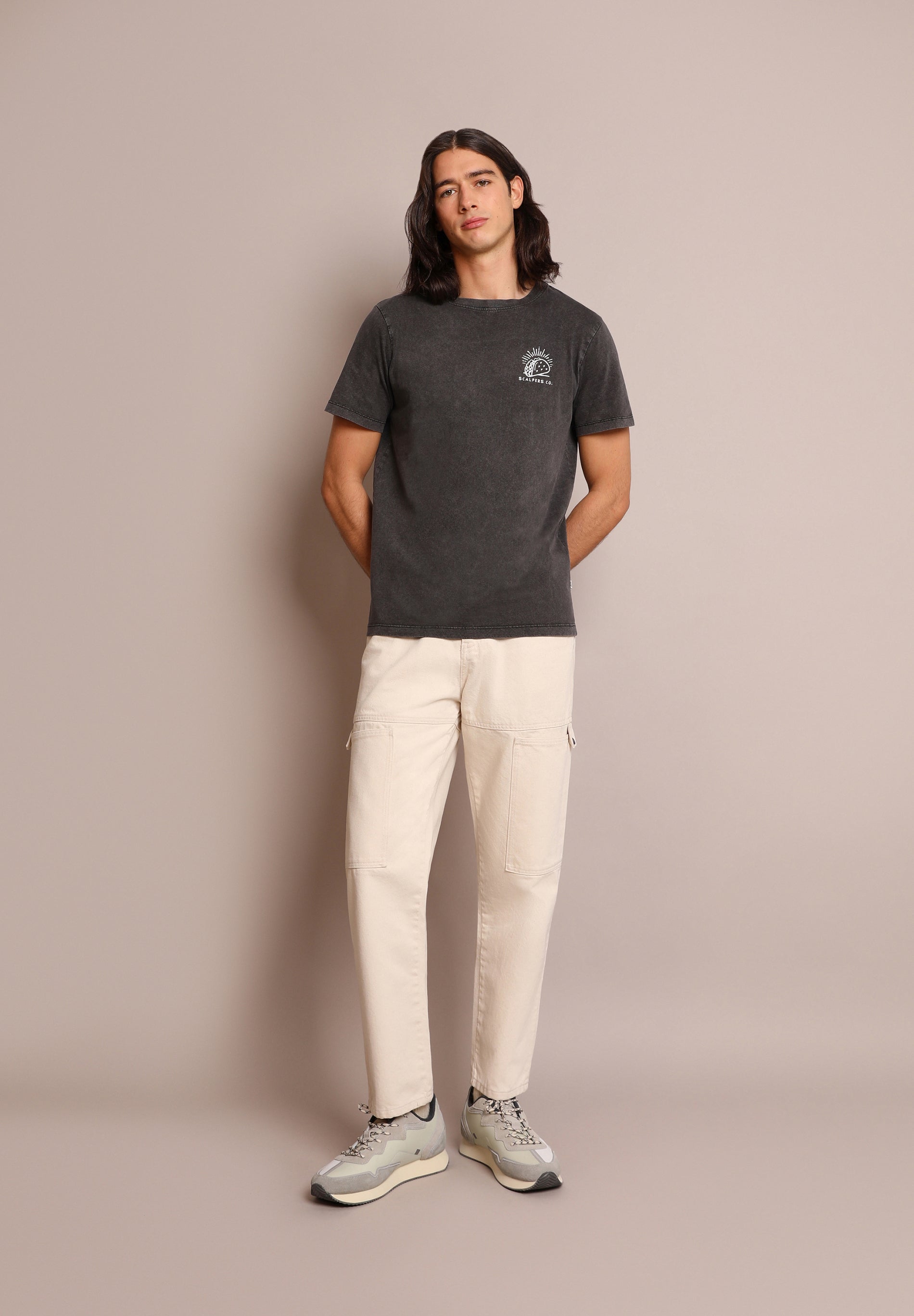 SNEAKERS DETALLE SUELA LATERAL