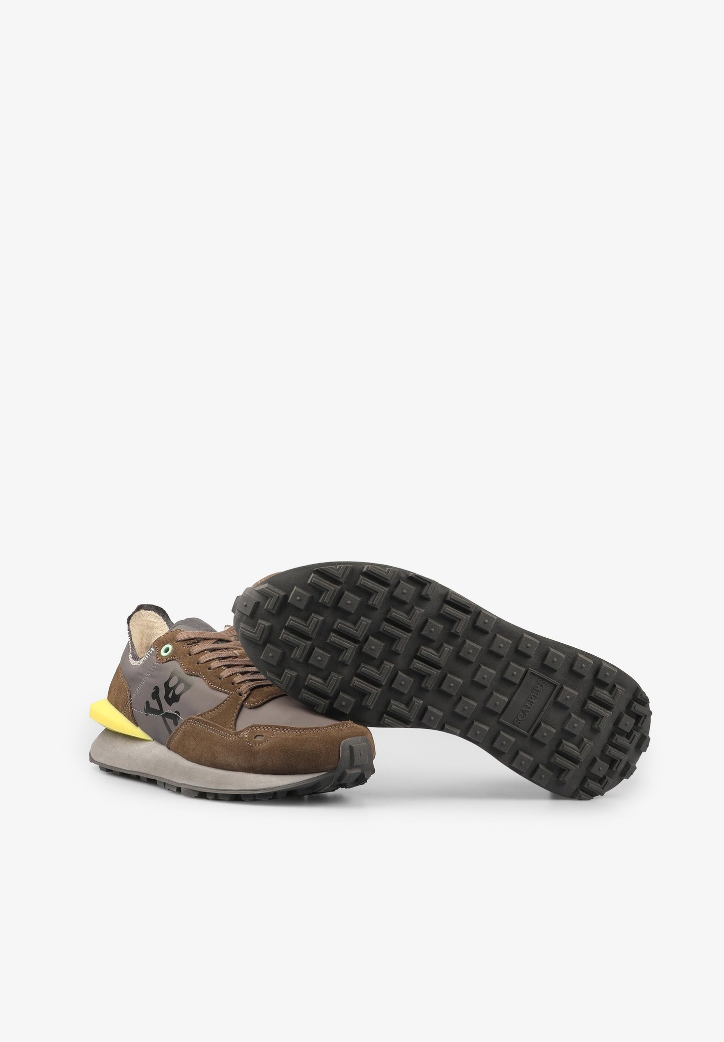 SNEAKERS CALAVERA ESTABILIZADOR PRONUNCIADO