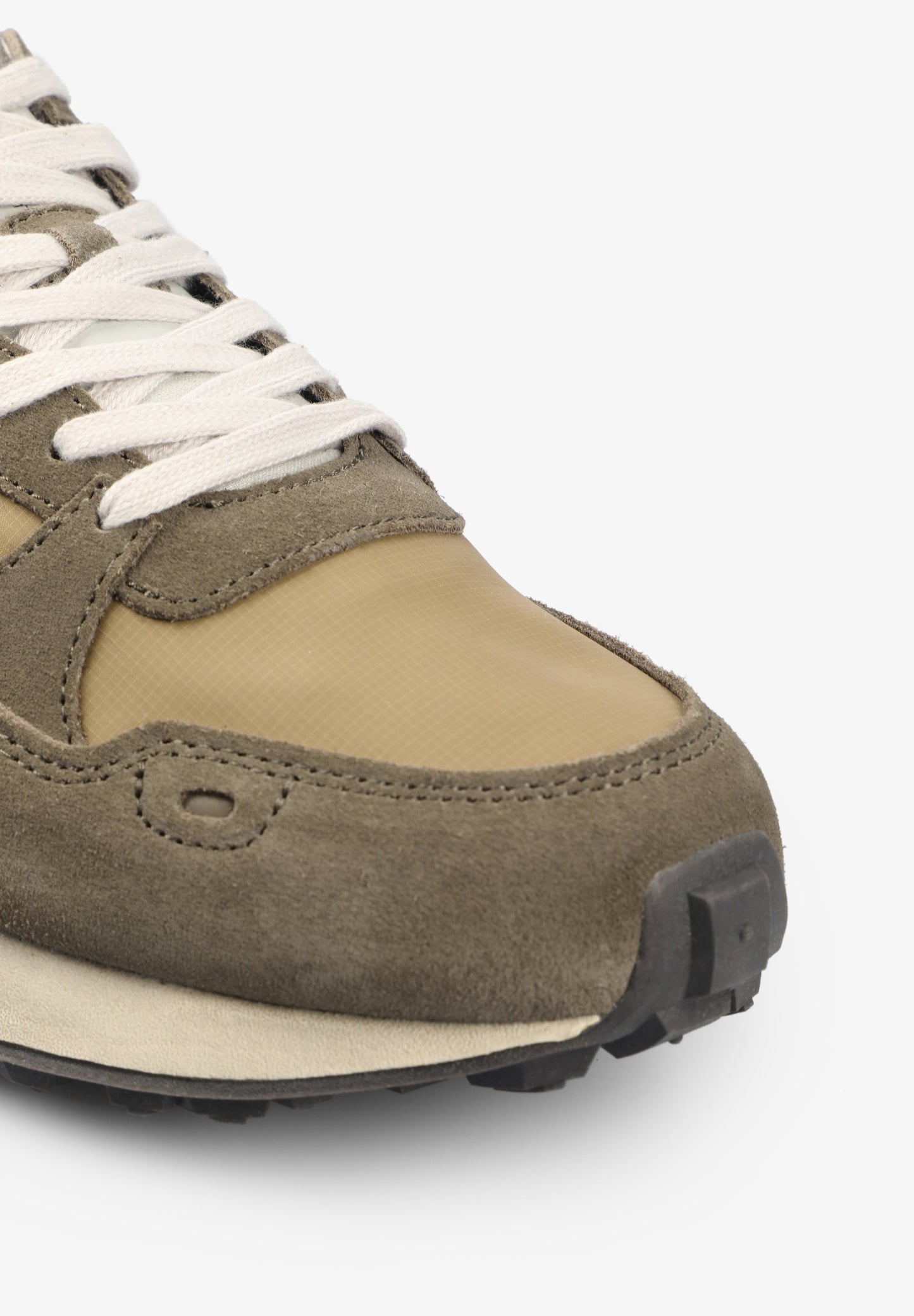 SNEAKERS CALAVERA ESTABILIZADOR PRONUNCIADO