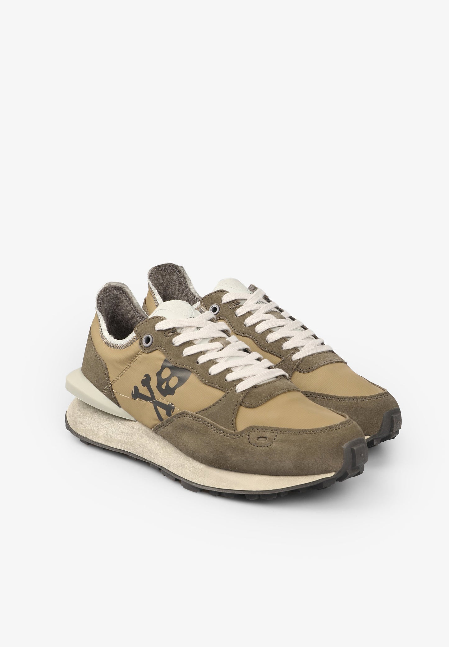 SNEAKERS CALAVERA ESTABILIZADOR PRONUNCIADO