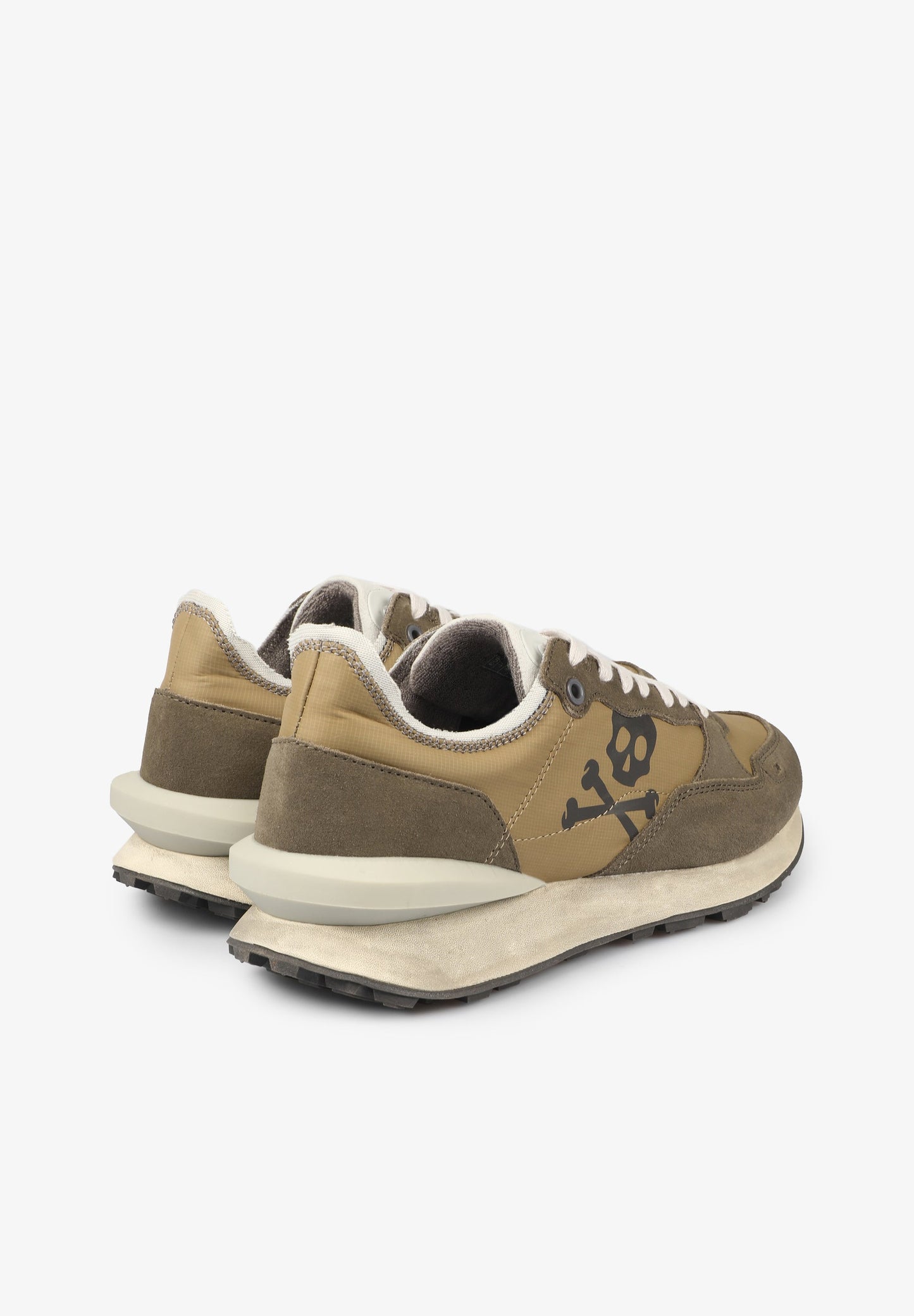 SNEAKERS CALAVERA ESTABILIZADOR PRONUNCIADO