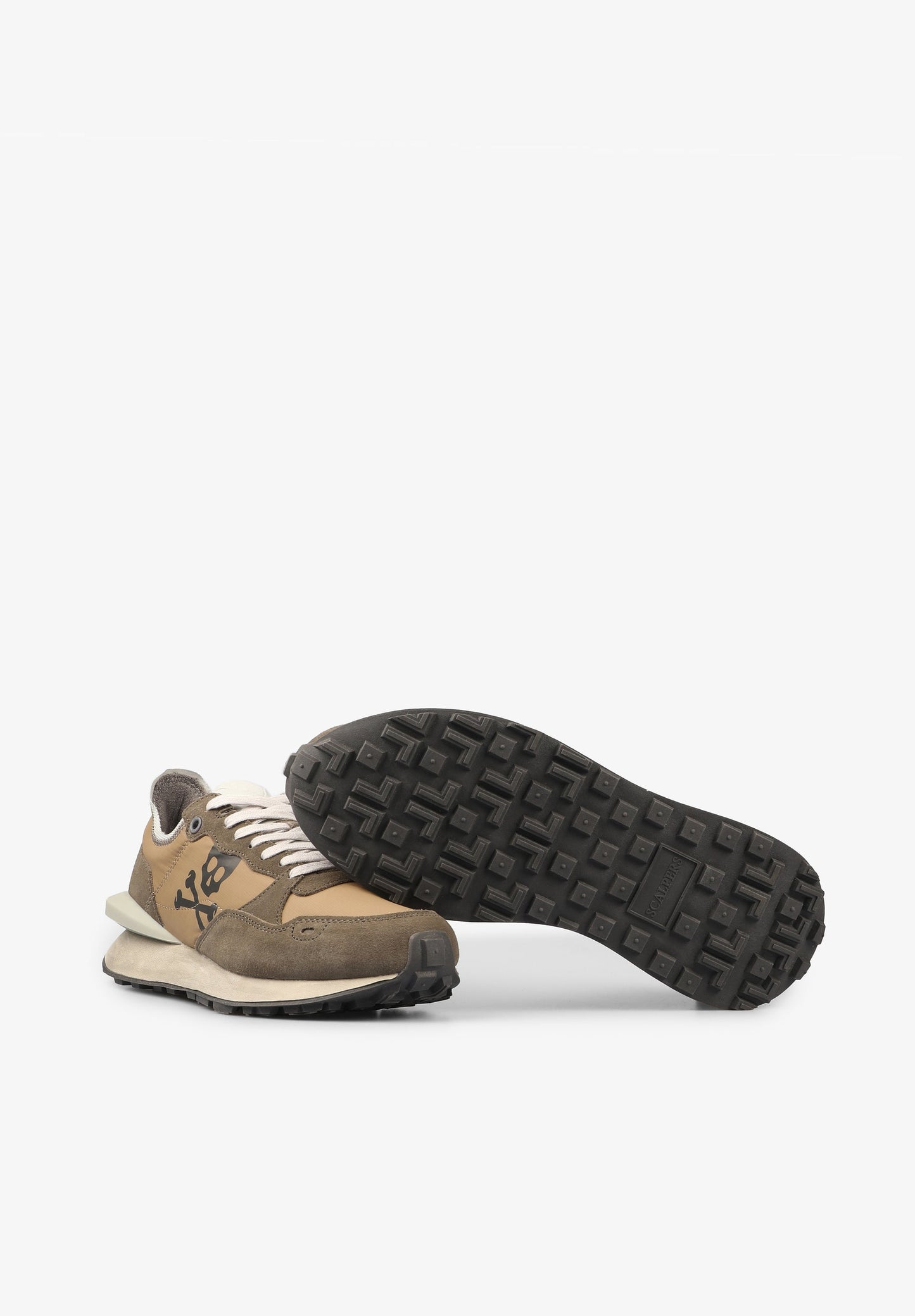 SNEAKERS CALAVERA ESTABILIZADOR PRONUNCIADO