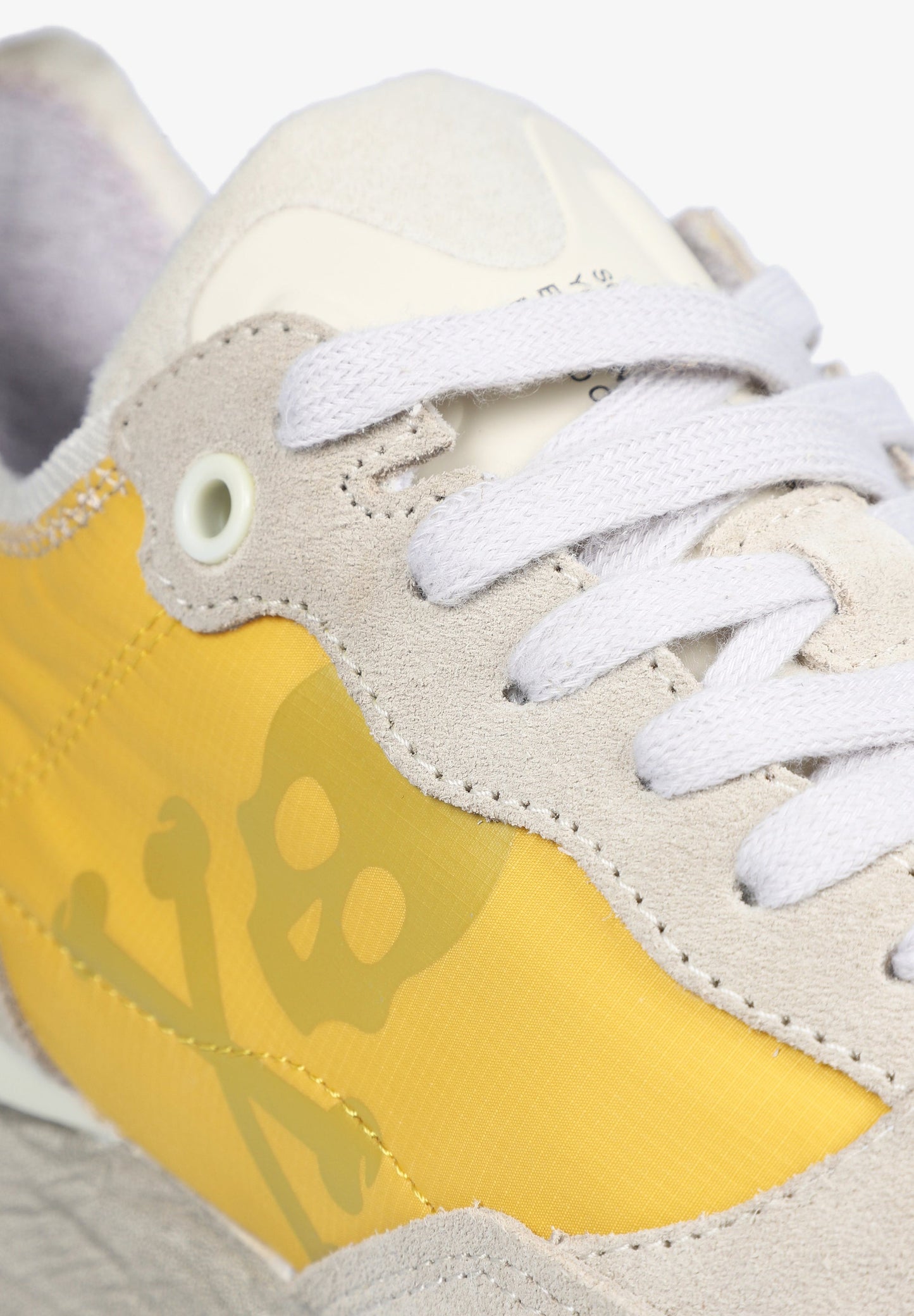 SNEAKERS CALAVERA ESTABILIZADOR PRONUNCIADO