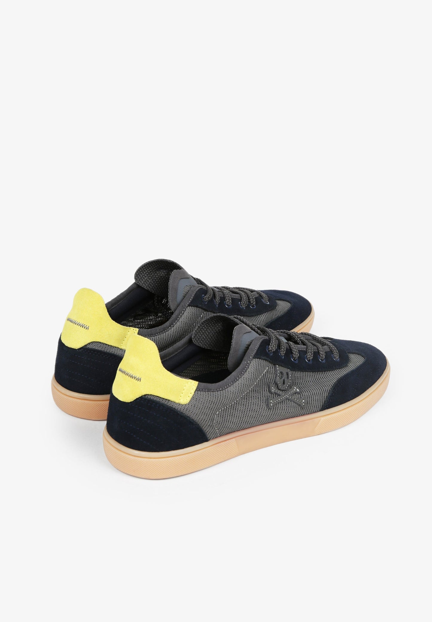 SNEAKERS BAJAS DETALLE CONTRASTE