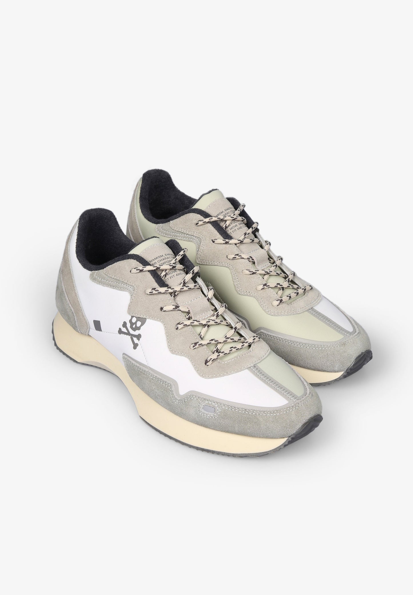 SNEAKERS DETALLE SUELA LATERAL