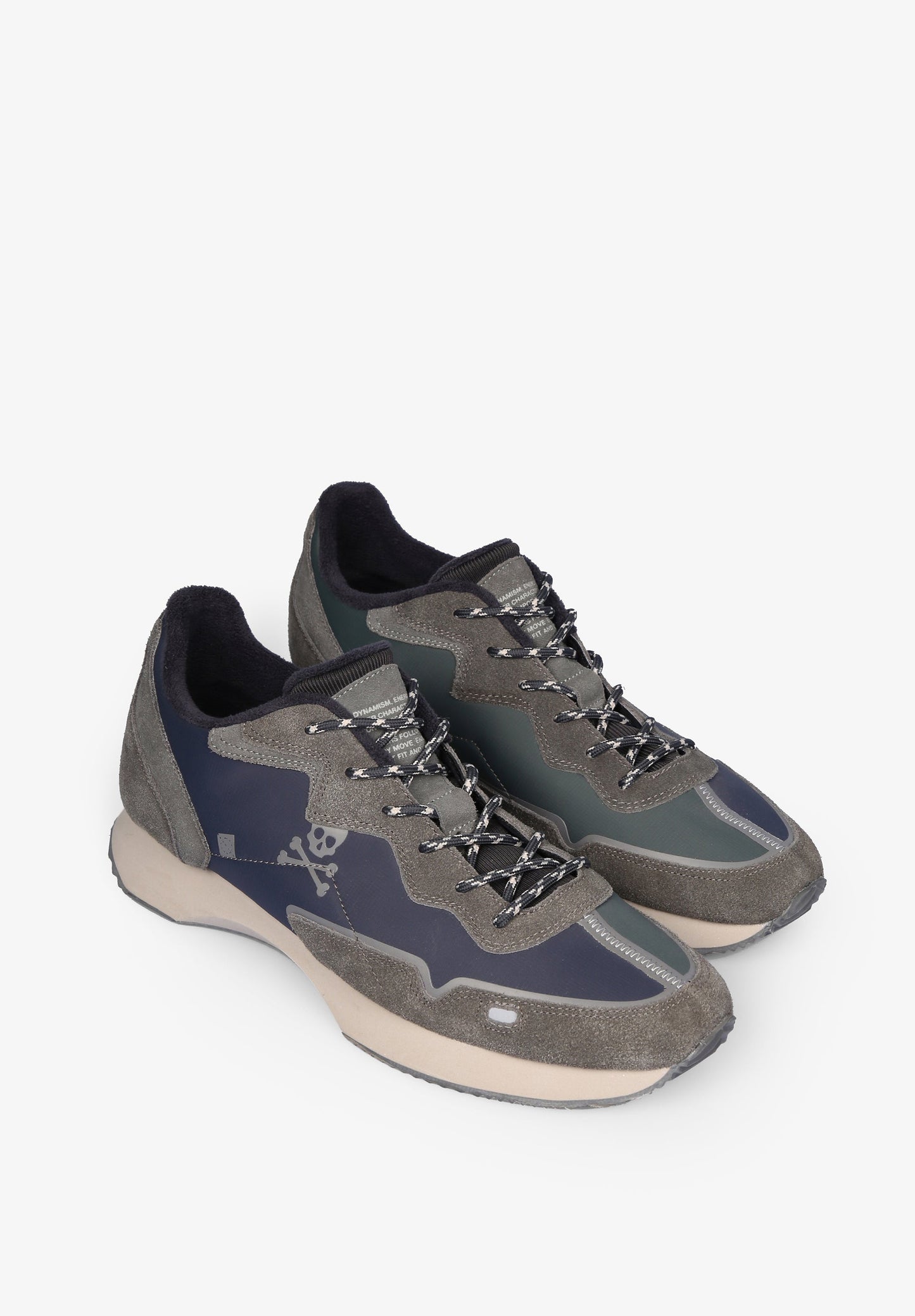 SNEAKERS DETALLE SUELA LATERAL