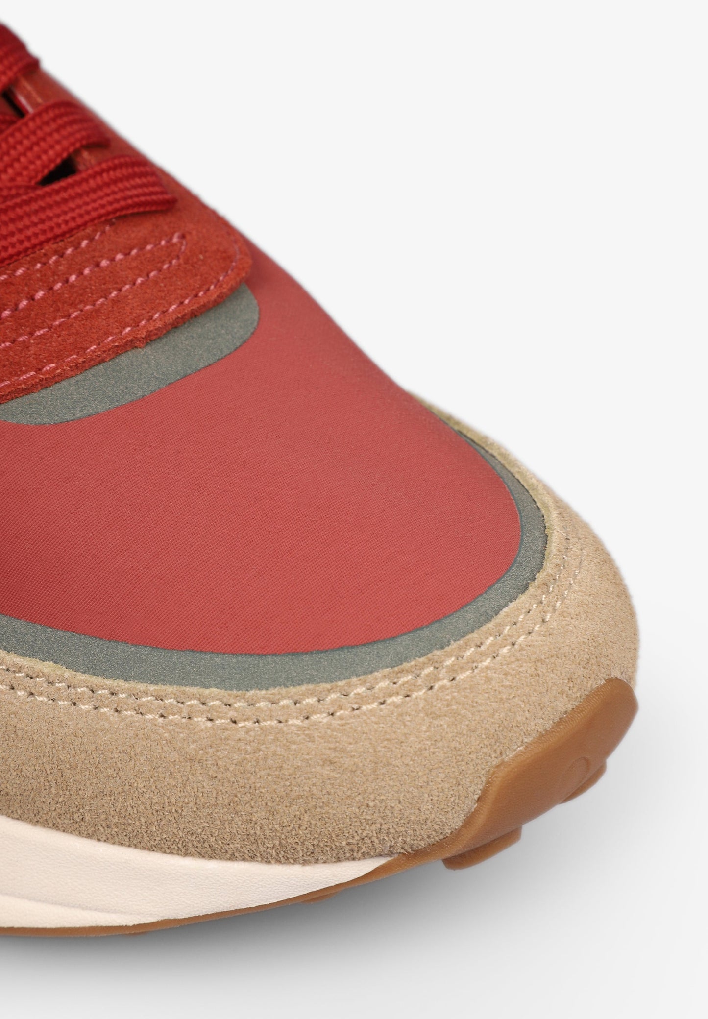 SNEAKERS CALAVERA SUELA CURVA