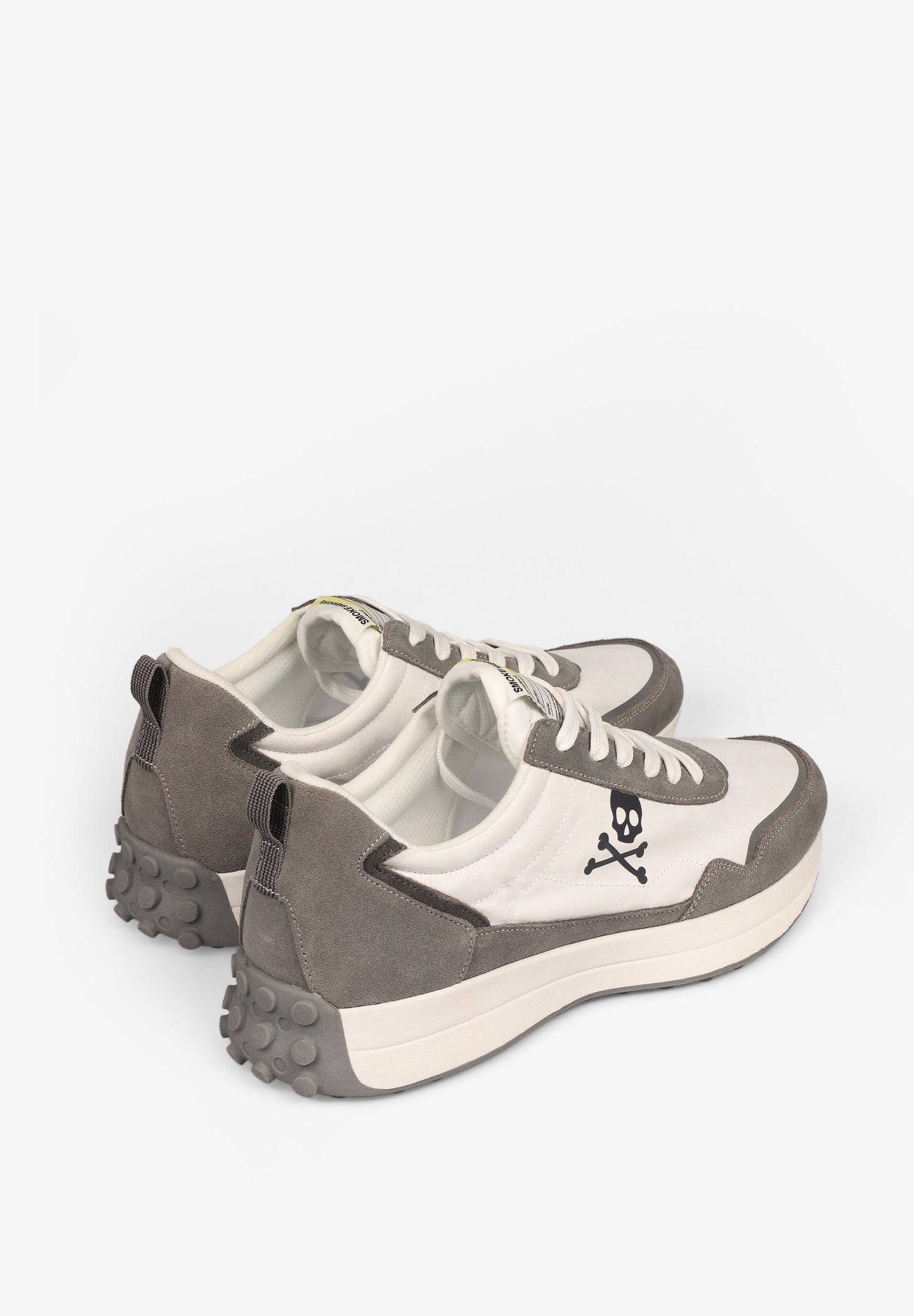 SNEAKERS CALAVERA SUELA CURVA