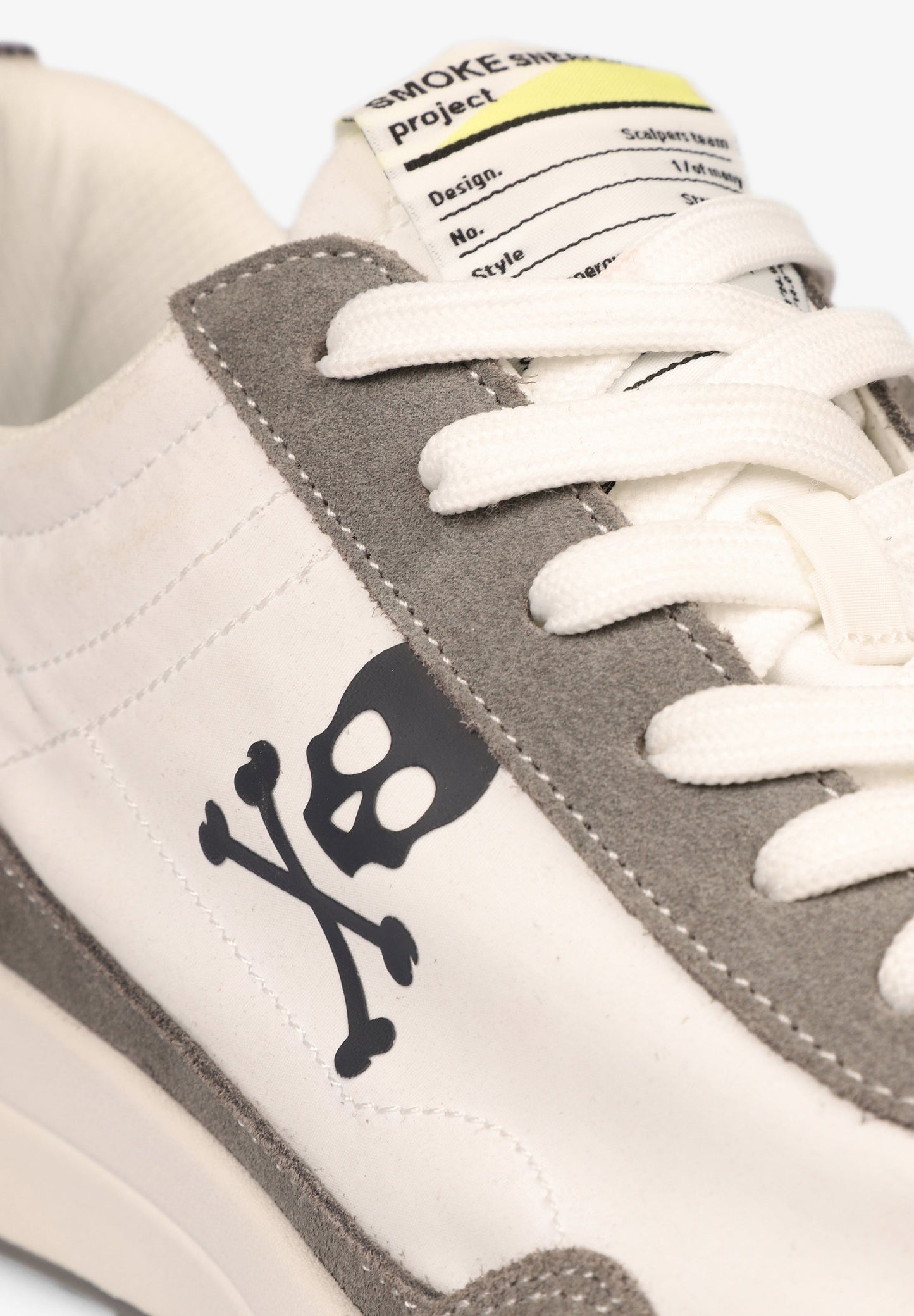 SNEAKERS CALAVERA SUELA CURVA