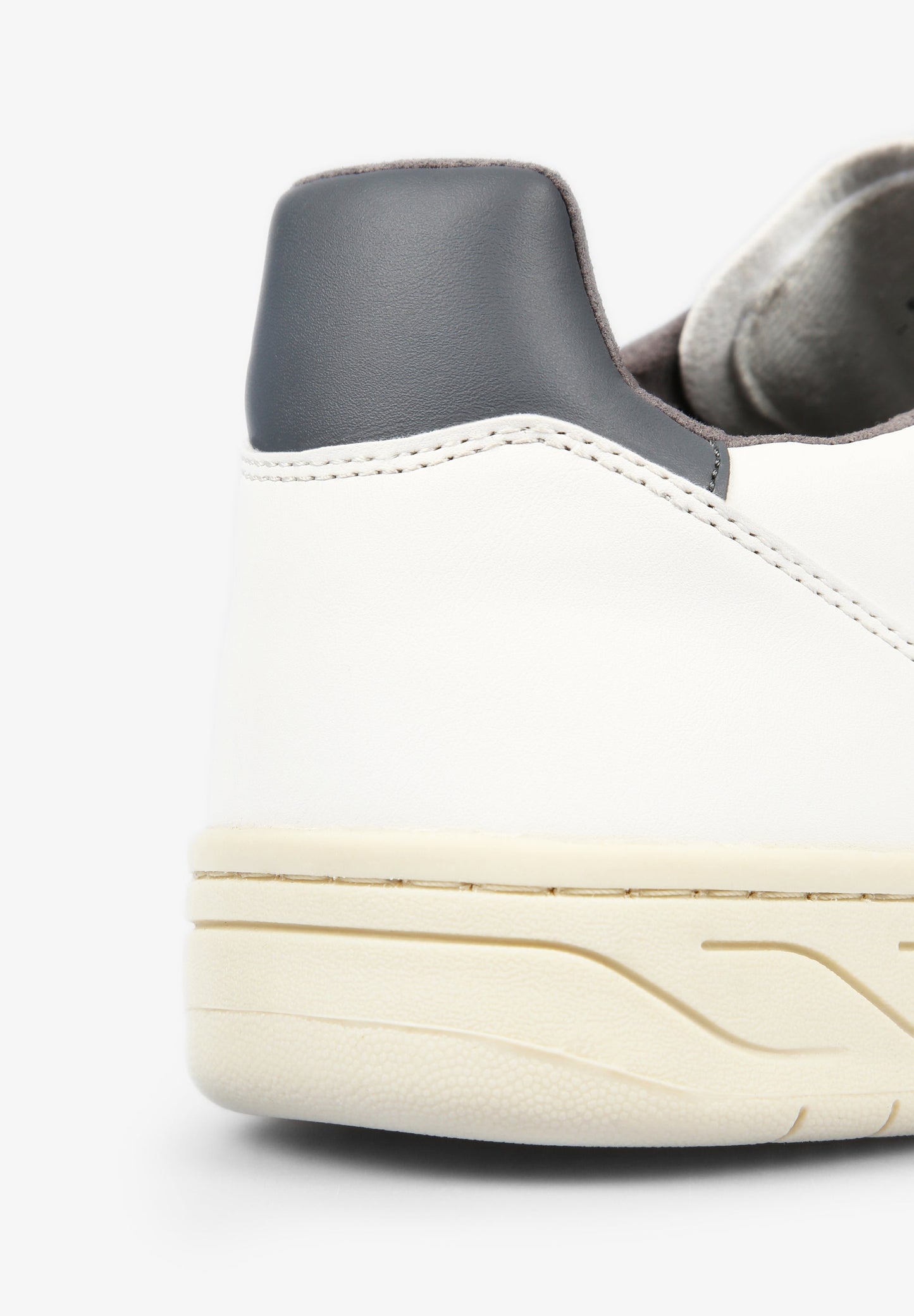 SNEAKERS TALÓN CONTRASTE