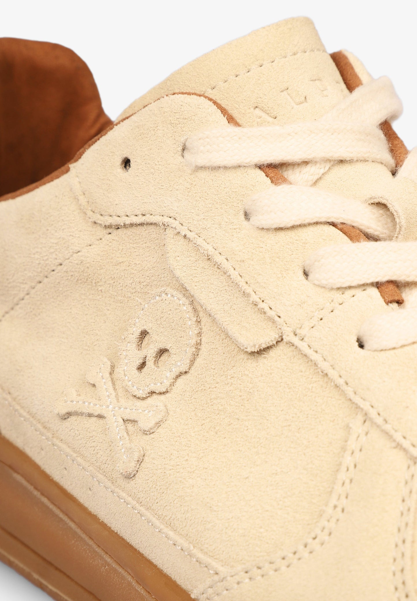 SNEAKERS ANTE TALÓN CONTRASTE