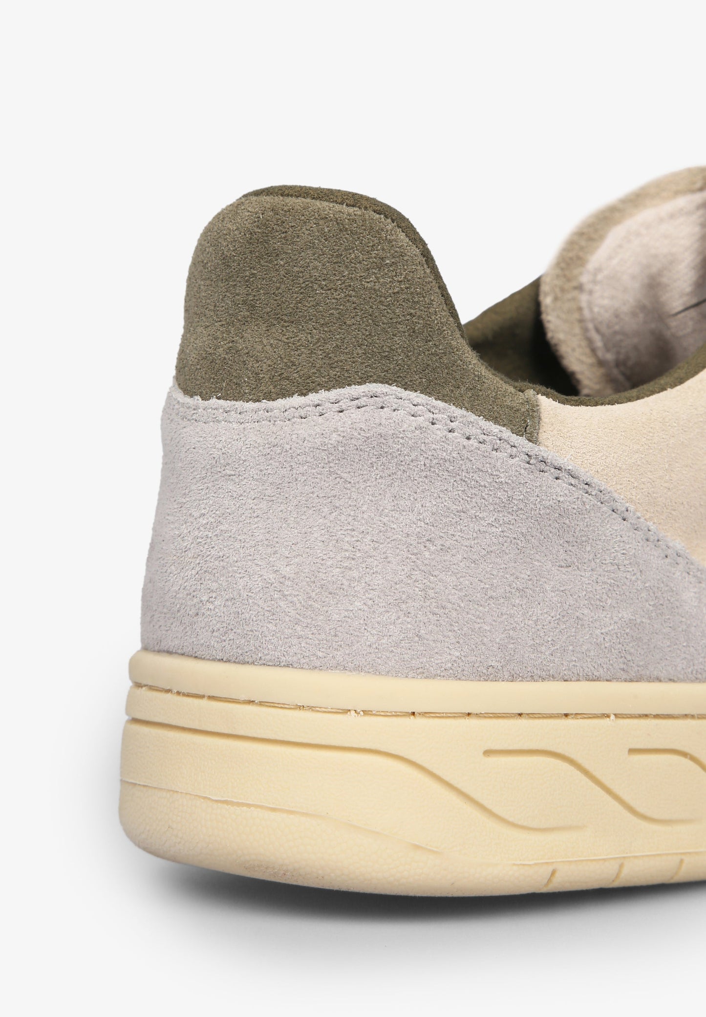 SNEAKERS ANTE TALÓN CONTRASTE