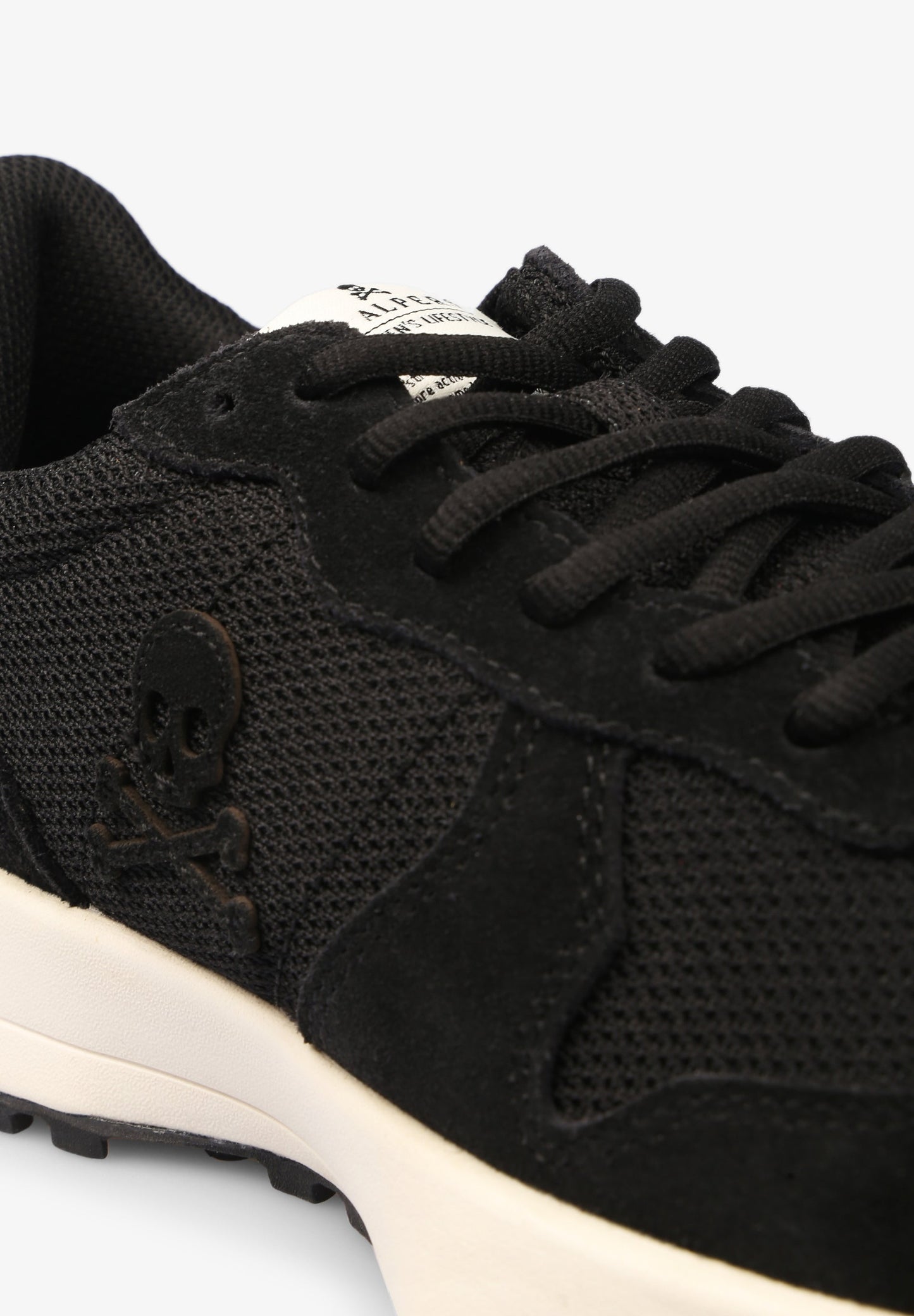 SNEAKERS CALAVERA SUELA DENTADA