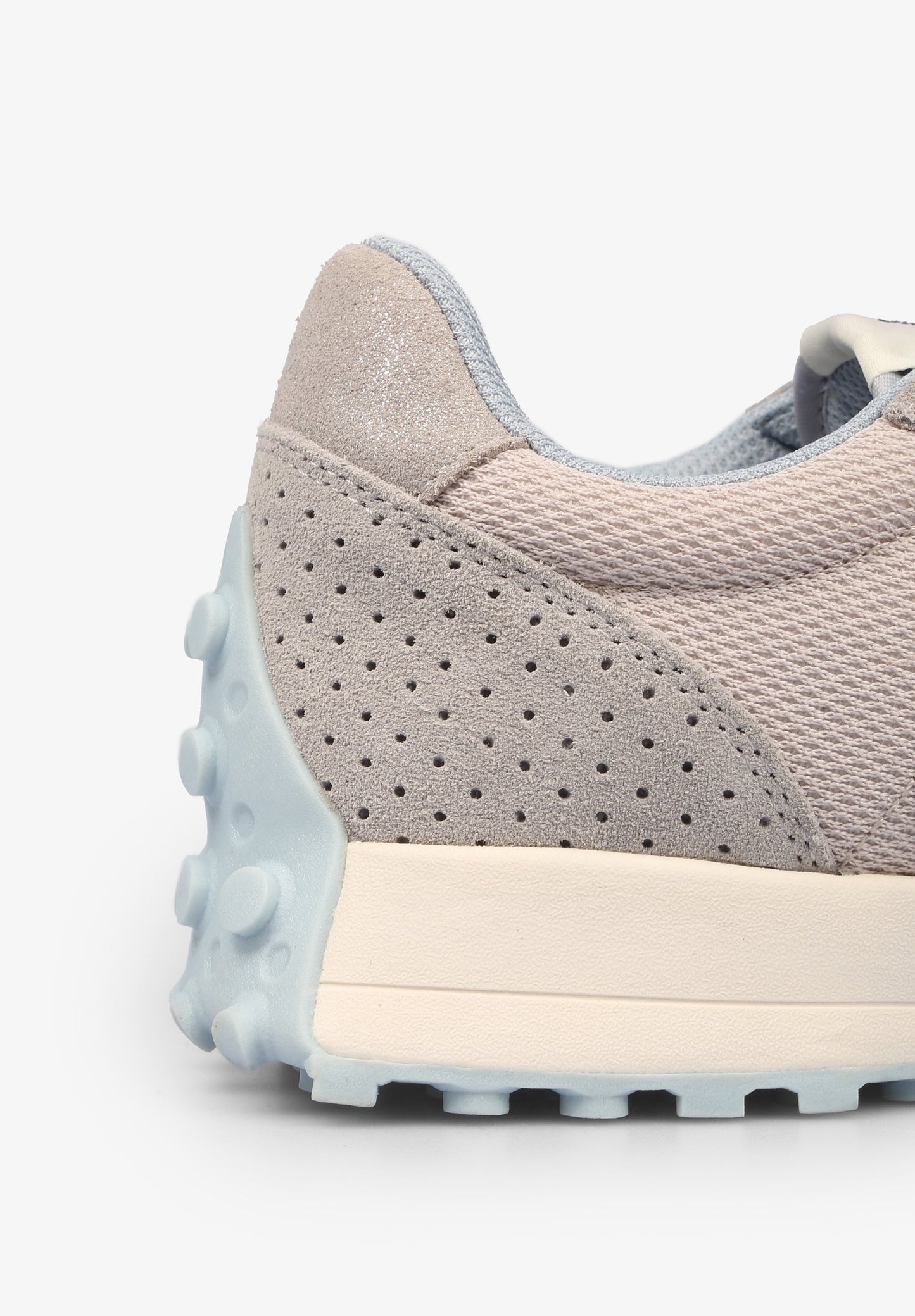 SNEAKERS CALAVERA SUELA DENTADA