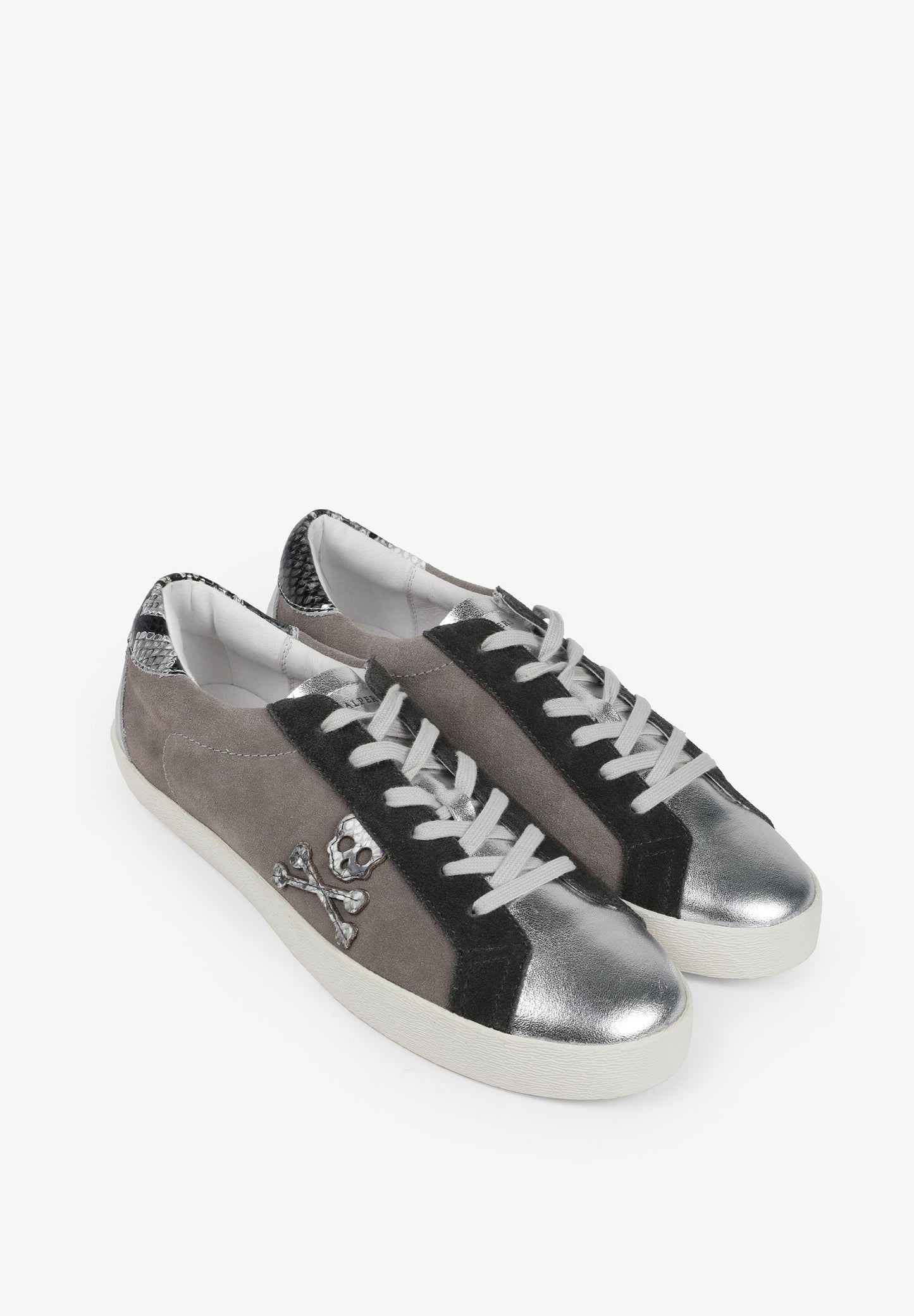 SNEAKERS BAJAS DETALLES ANIMAL PRINT