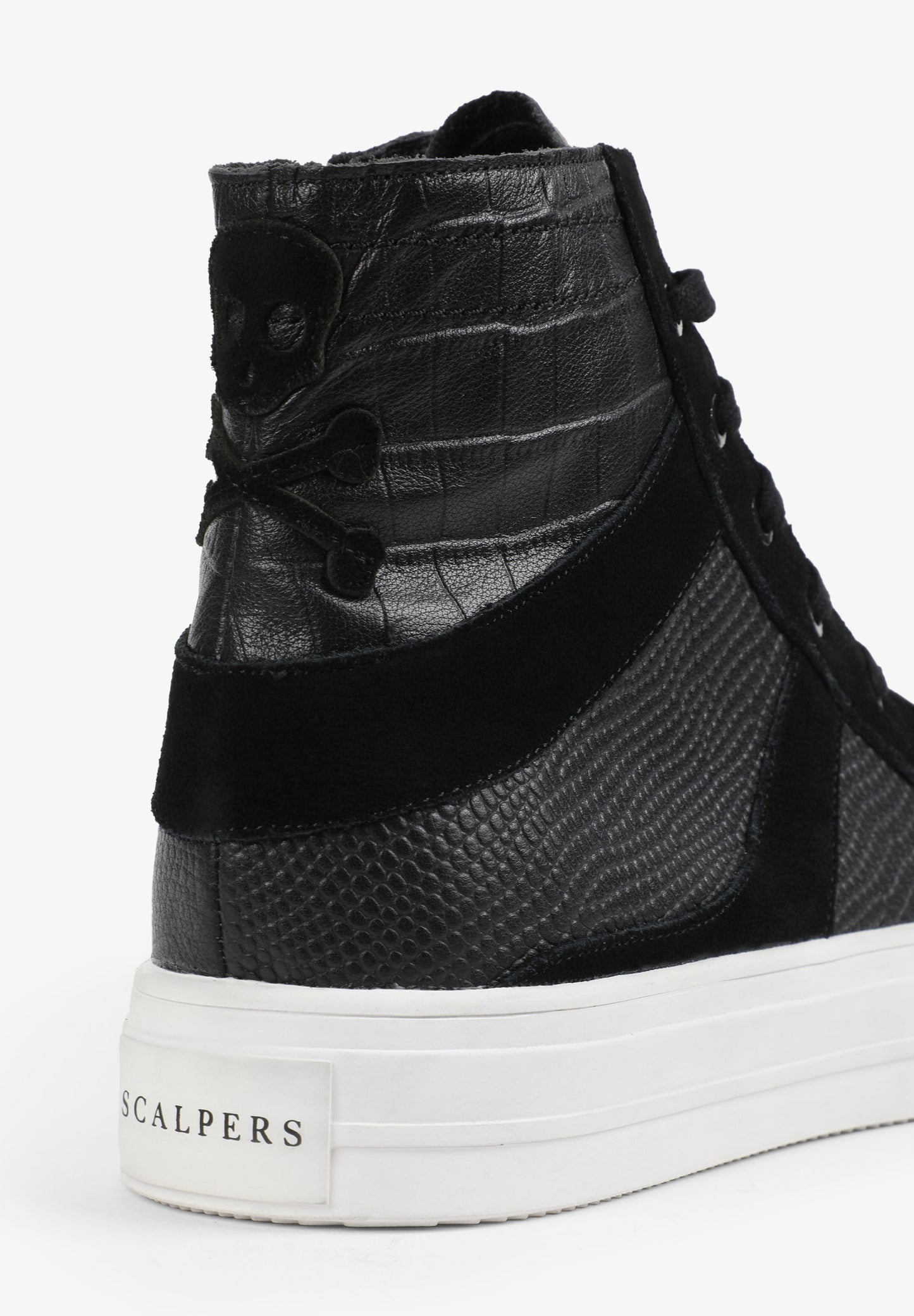 SNEAKERS ALTAS GRABADAS