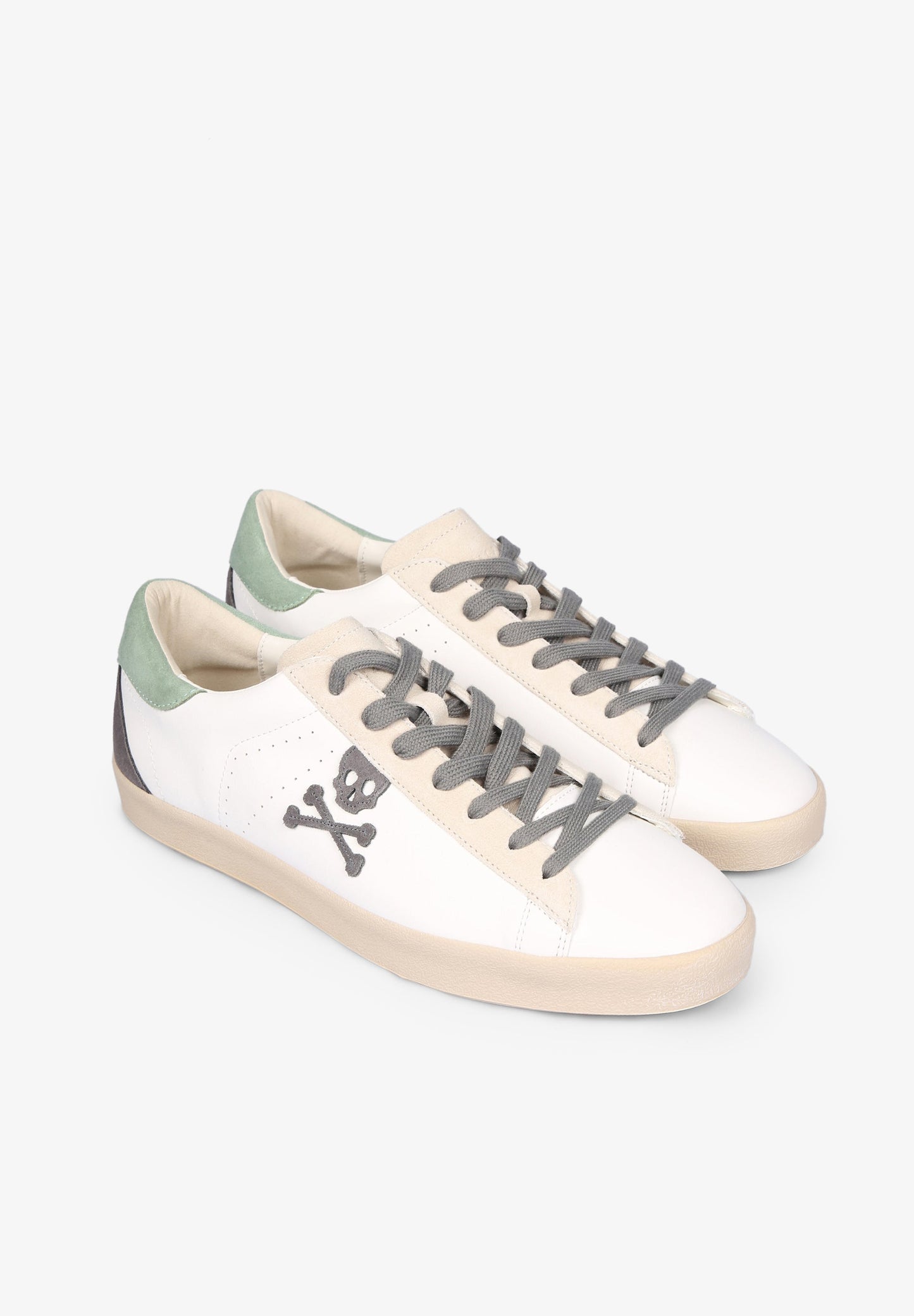 SNEAKERS PIEL BAJAS CALAVERA CONTRASTE