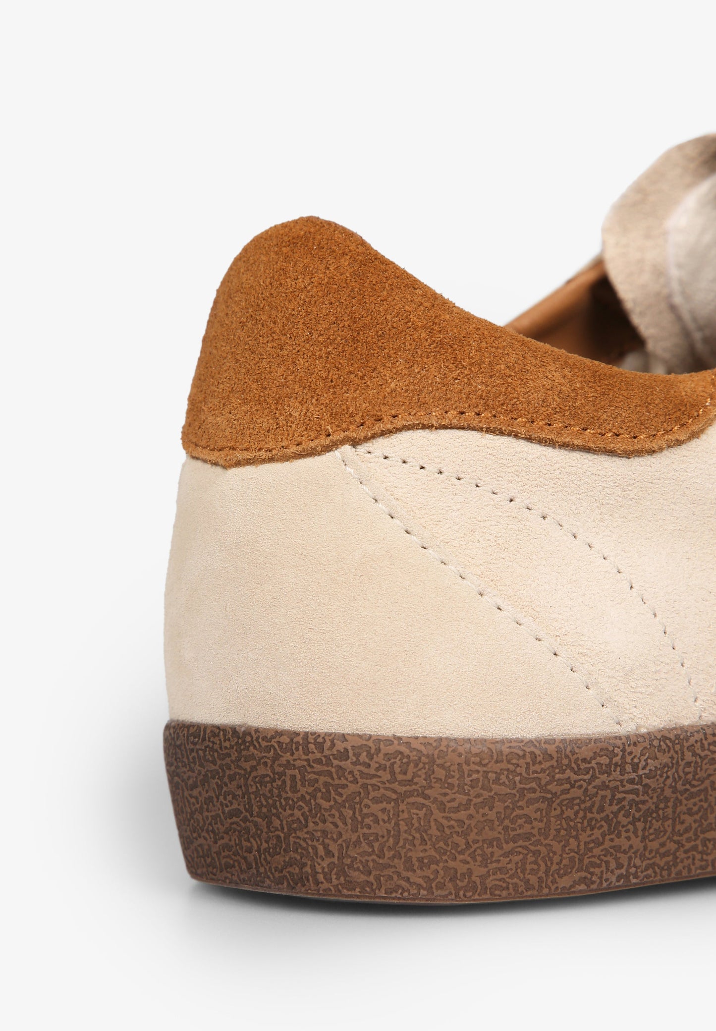 SNEAKERS BAJAS ANTE CALAVERA TONO