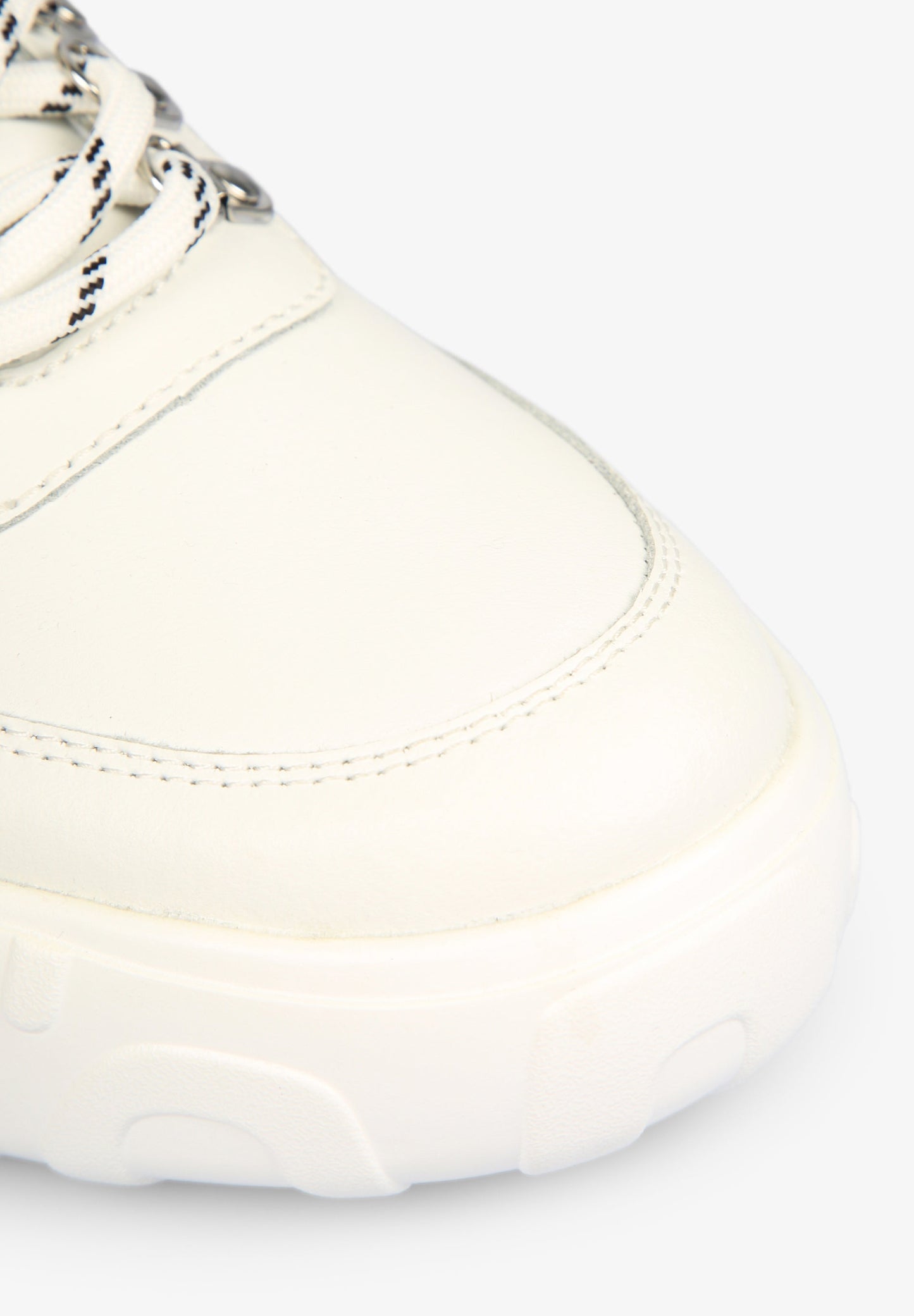 SNEAKERS SUELA ESPECIAL CONTRASTE