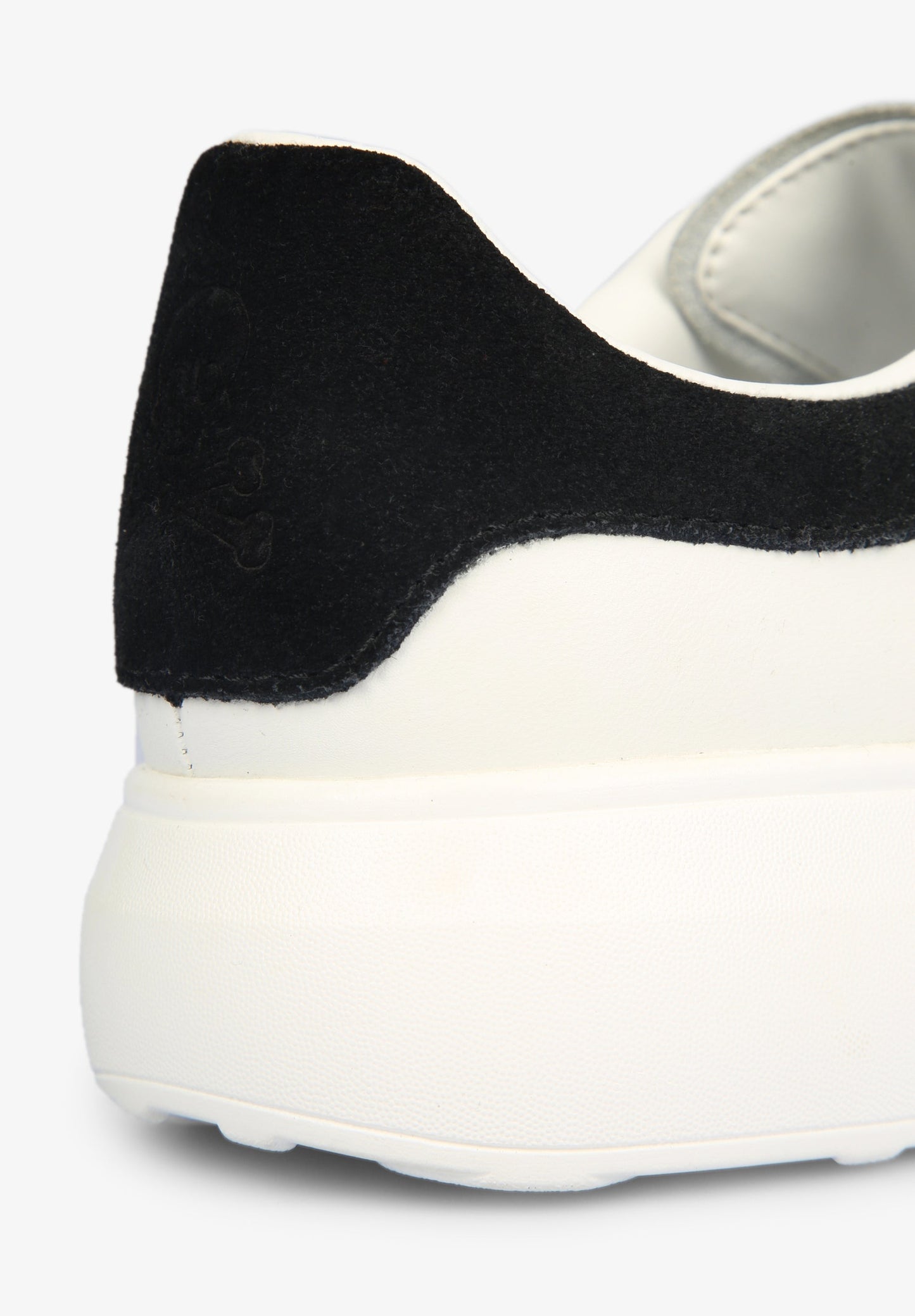 SNEAKERS SUELA ESPECIAL CONTRASTE