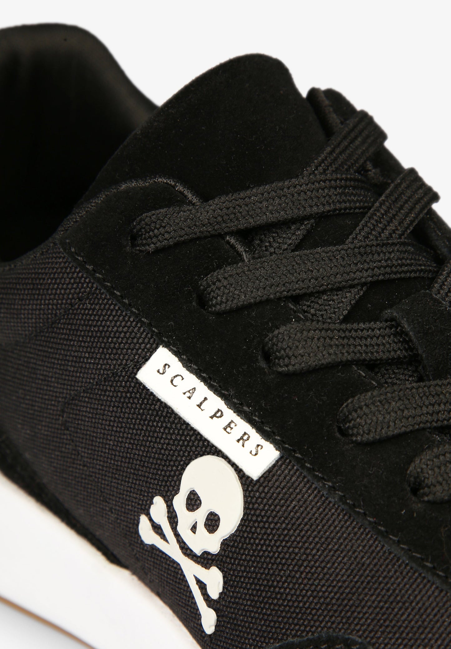 SNEAKERS CALAVERA CONTRASTE