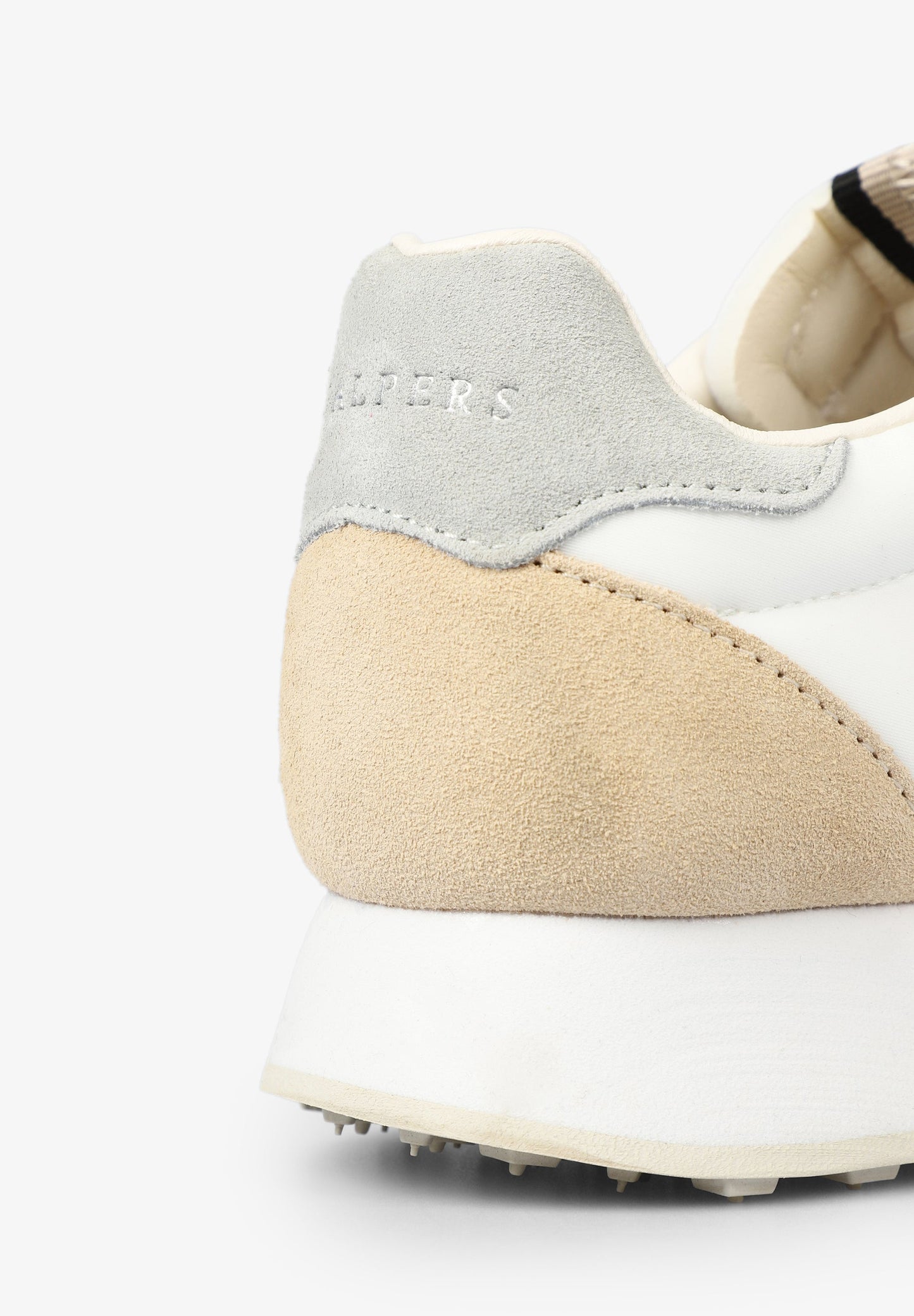 SNEAKERS METALIZADA SUELA PRONUNCIADA