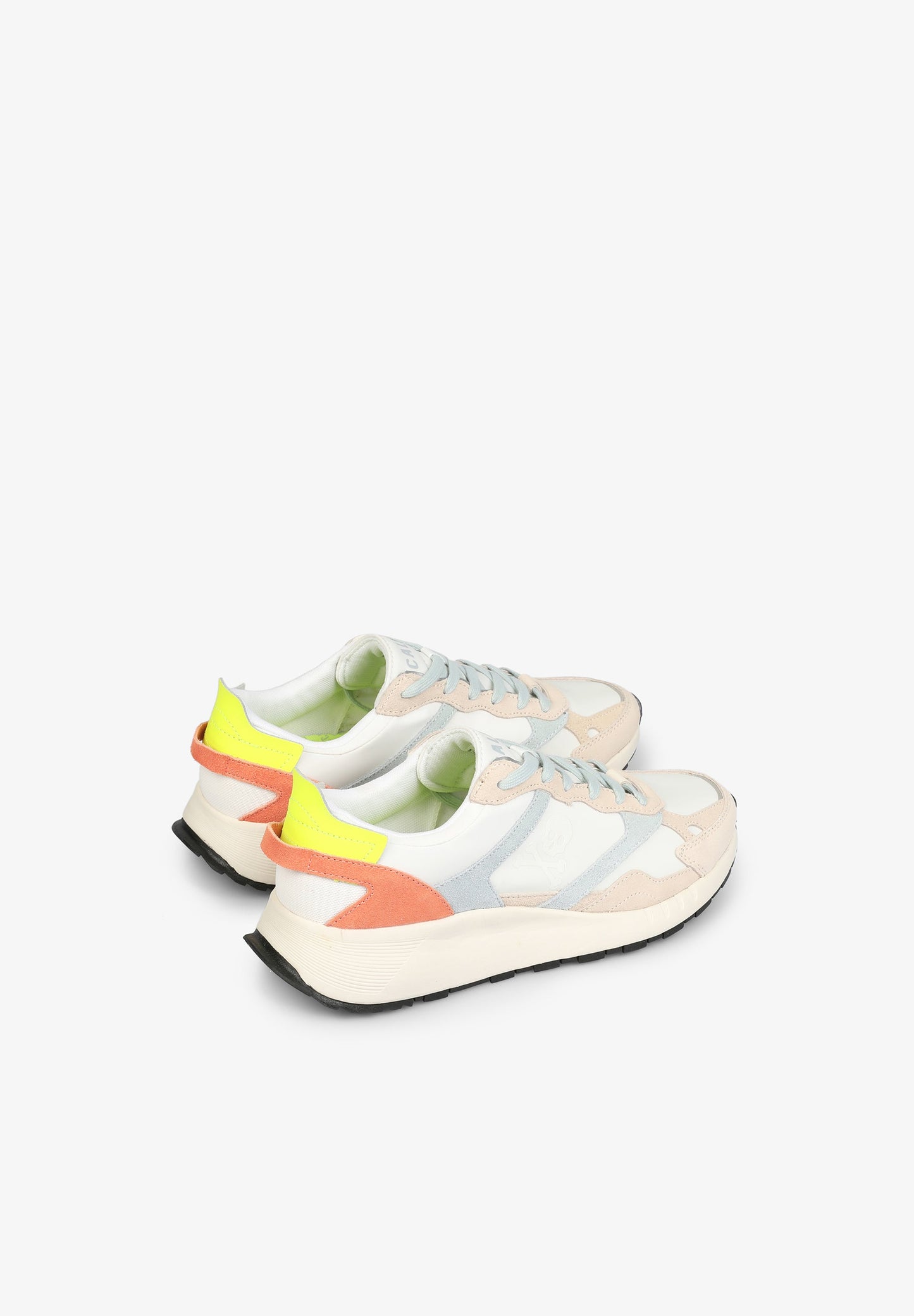 SNEAKERS DETALLE FLÚOR