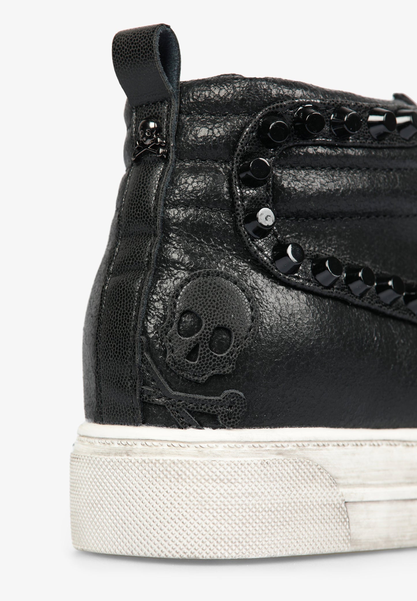 SNEAKERS BOTA TACHUELAS