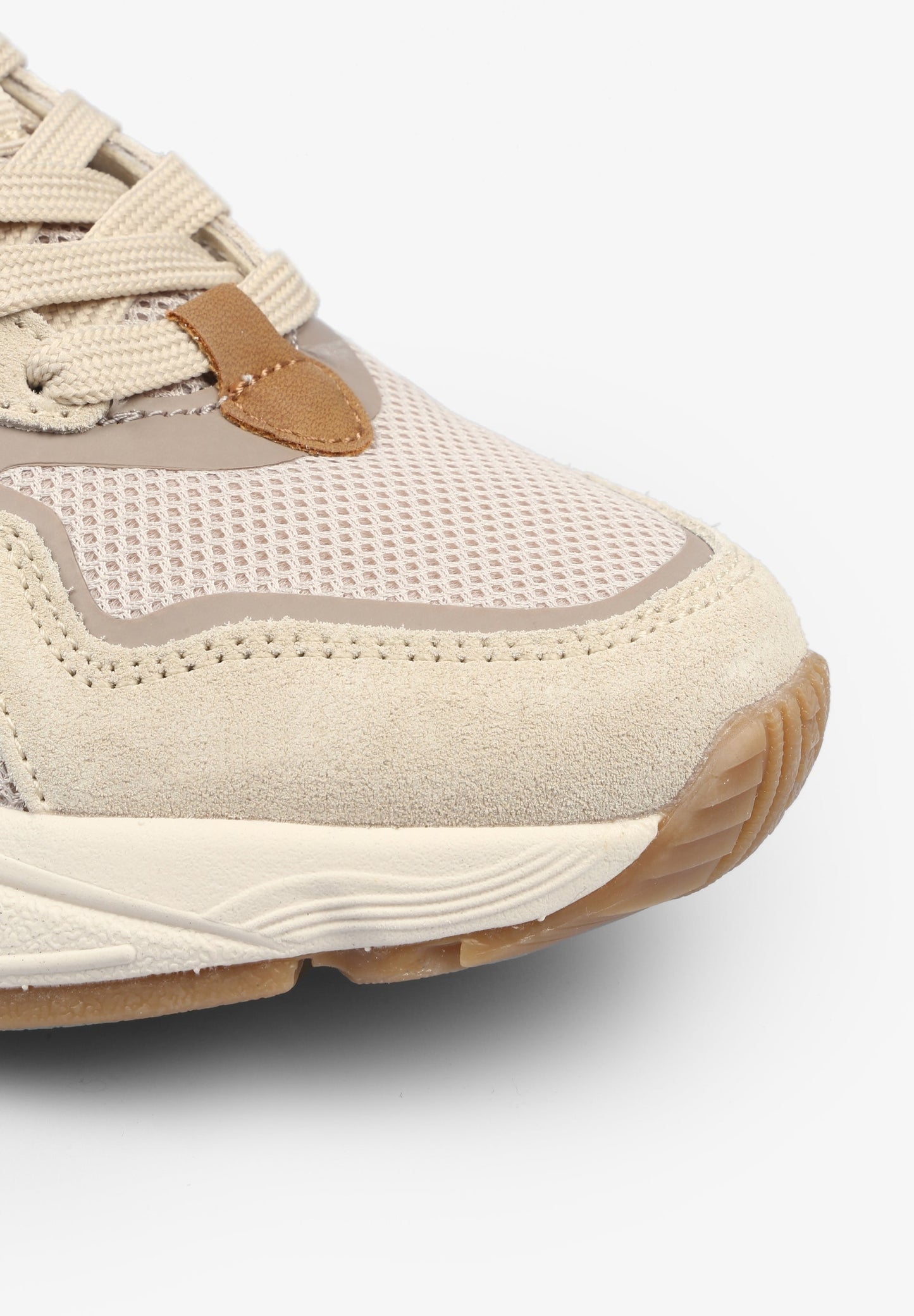 SNEAKERS SUELA GRUESA