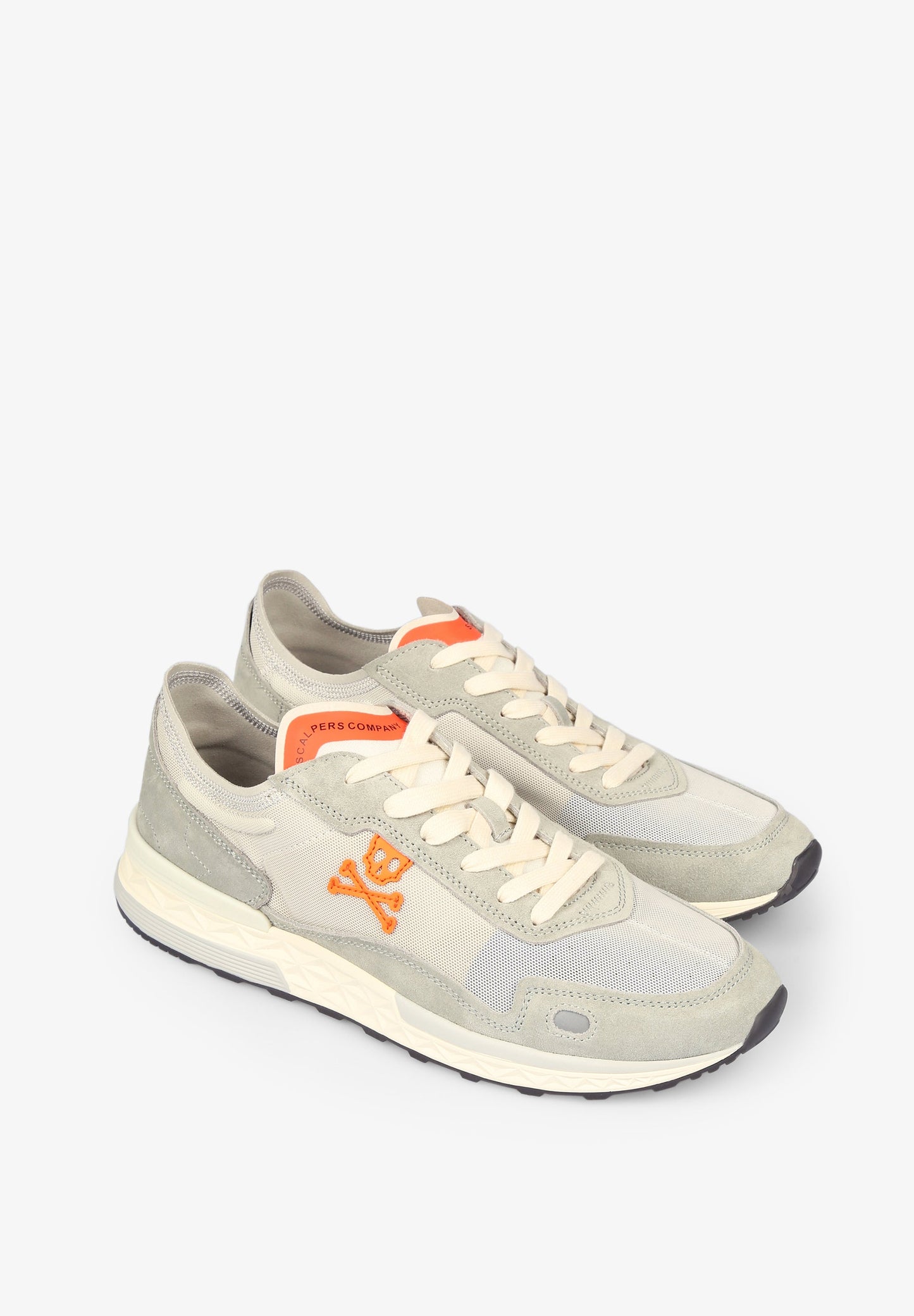 SNEAKERS CALAVERA DETALLES FLÚOR