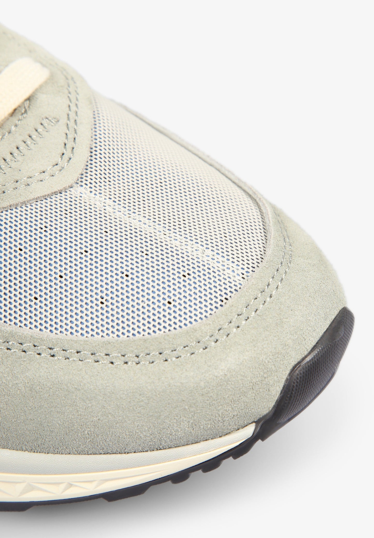 SNEAKERS CALAVERA DETALLES FLÚOR