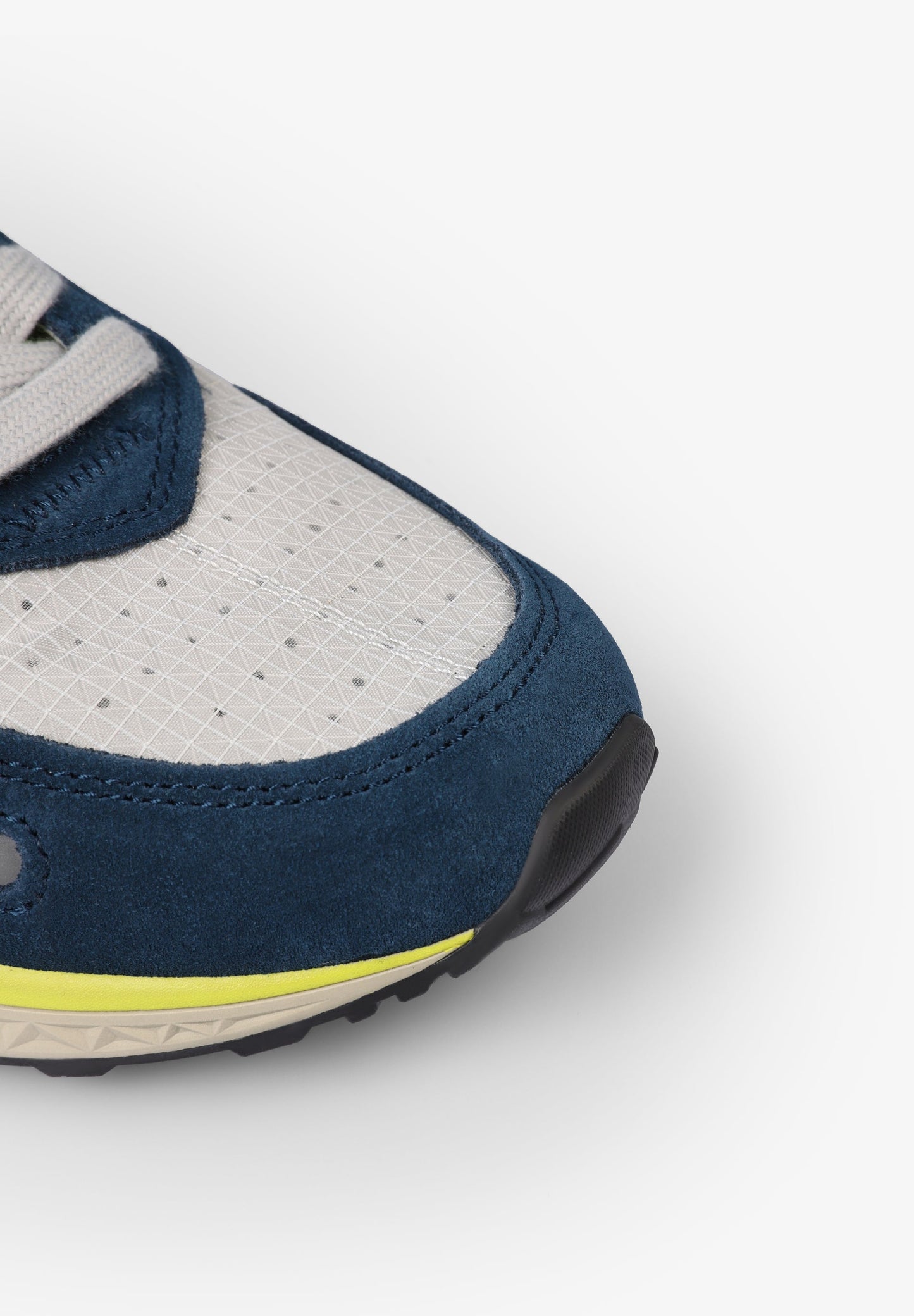 SNEAKERS CALAVERA DETALLES FLÚOR