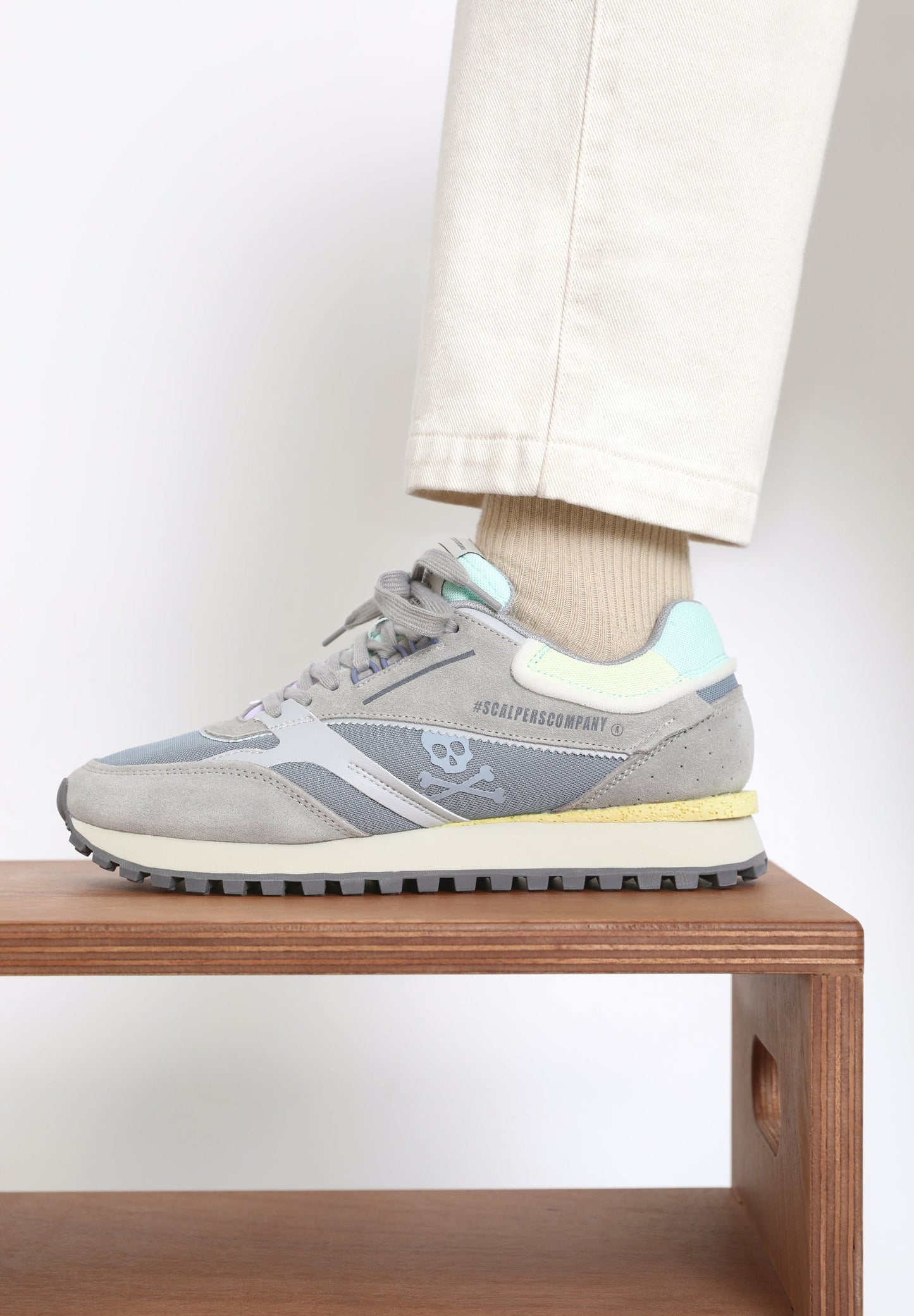 SNEAKERS TEJIDOS CALAVERA