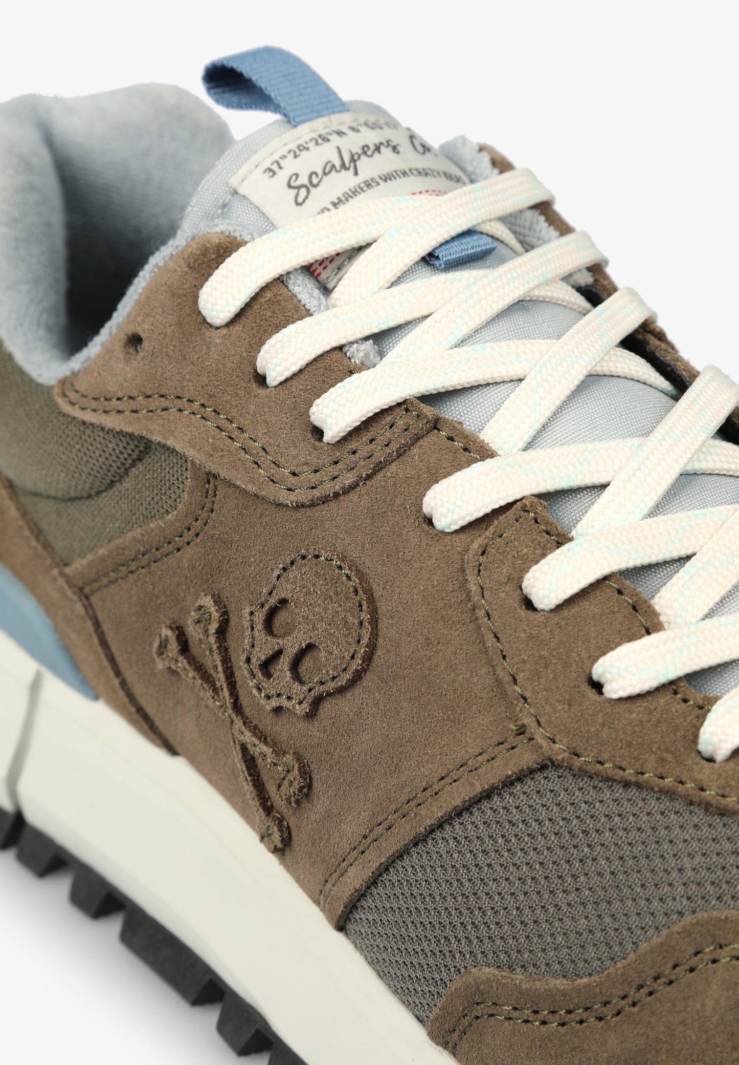 SNEAKERS SUELA ANCHA