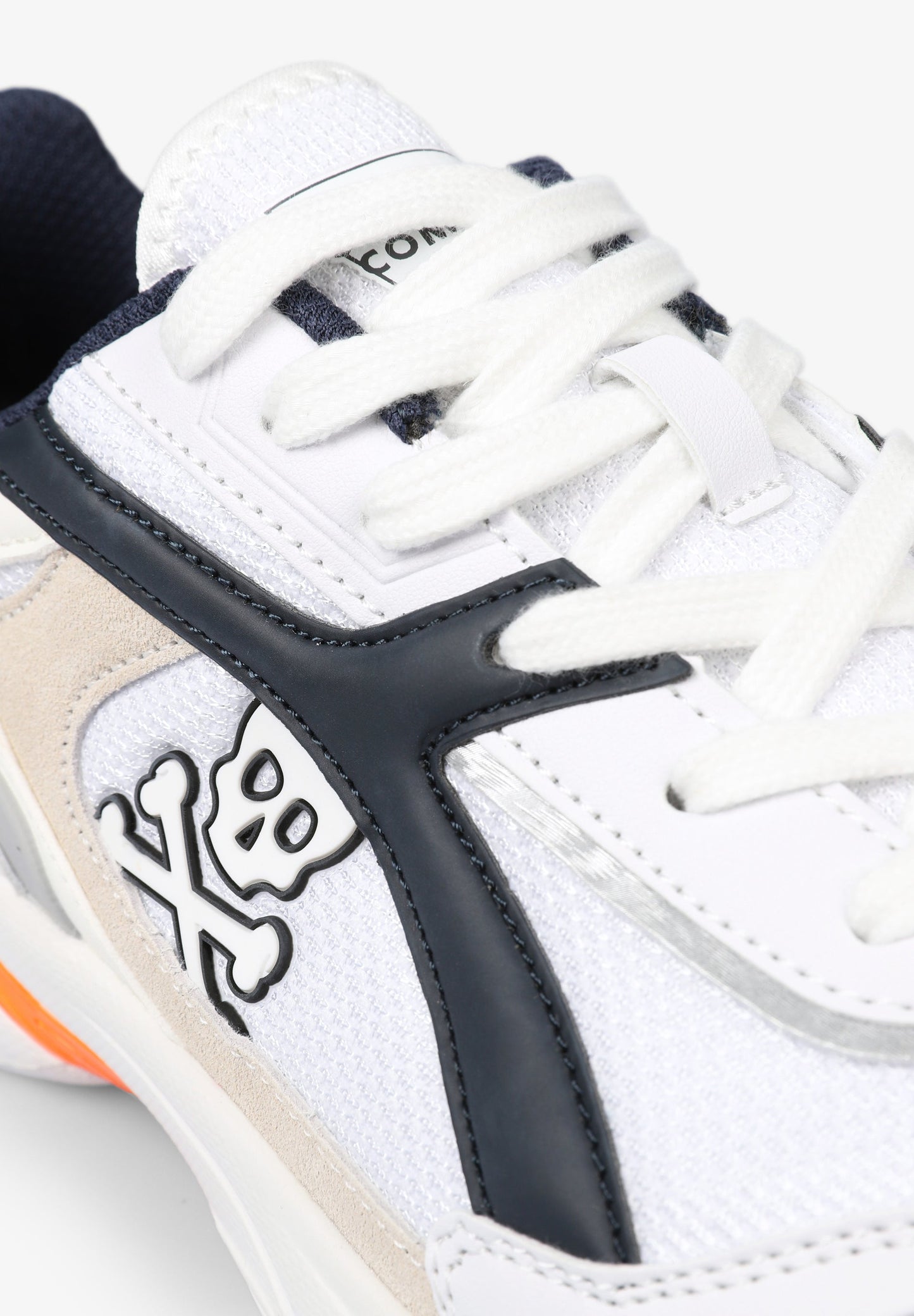 SNEAKERS LIGERAS PATCH CALAVERA