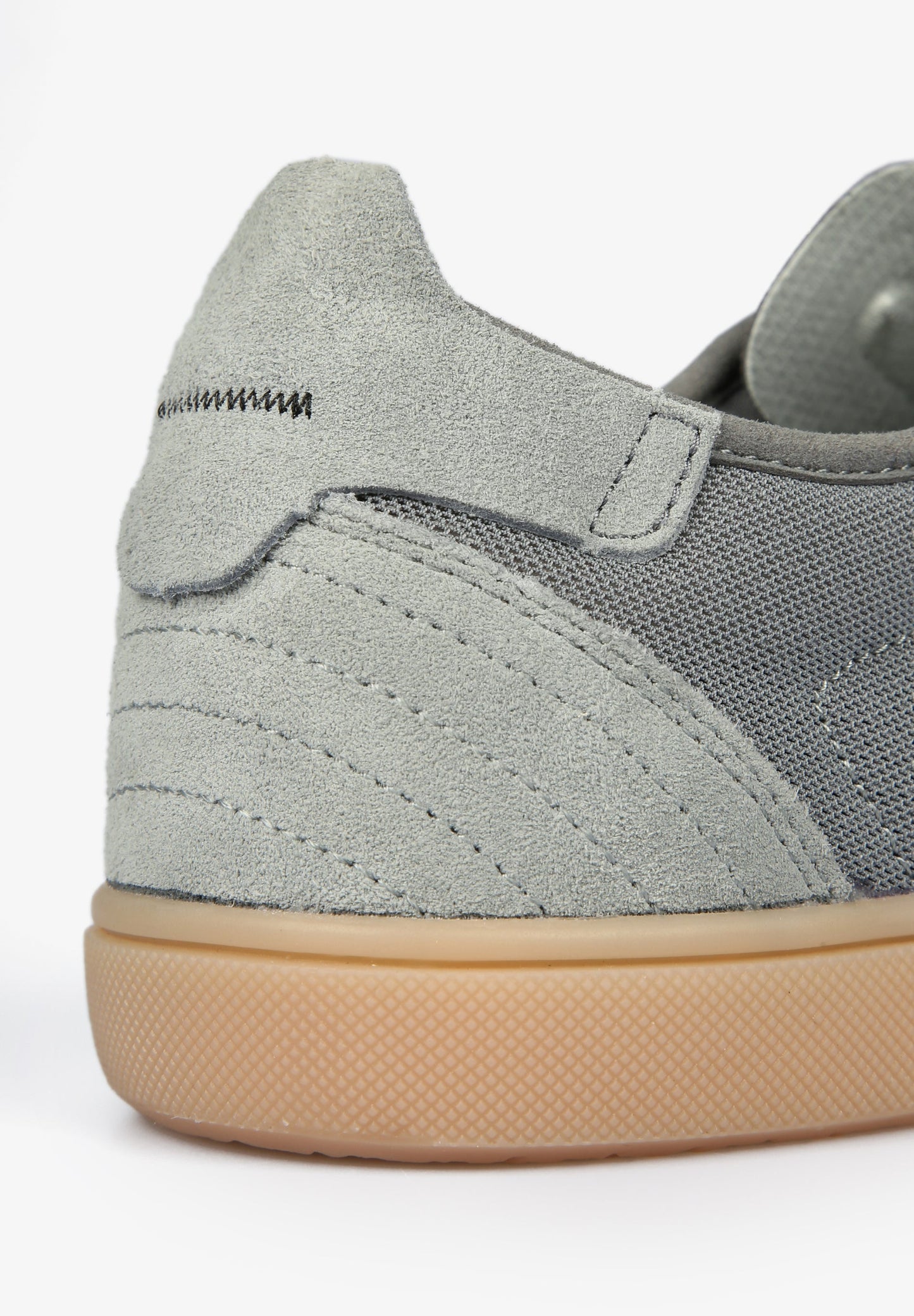 SNEAKERS BAJAS ANTE CALAVERA