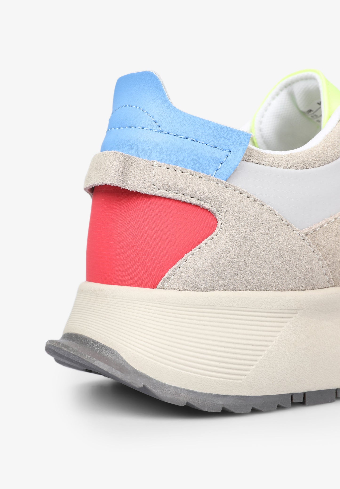 SNEAKERS DETALLE FLÚOR