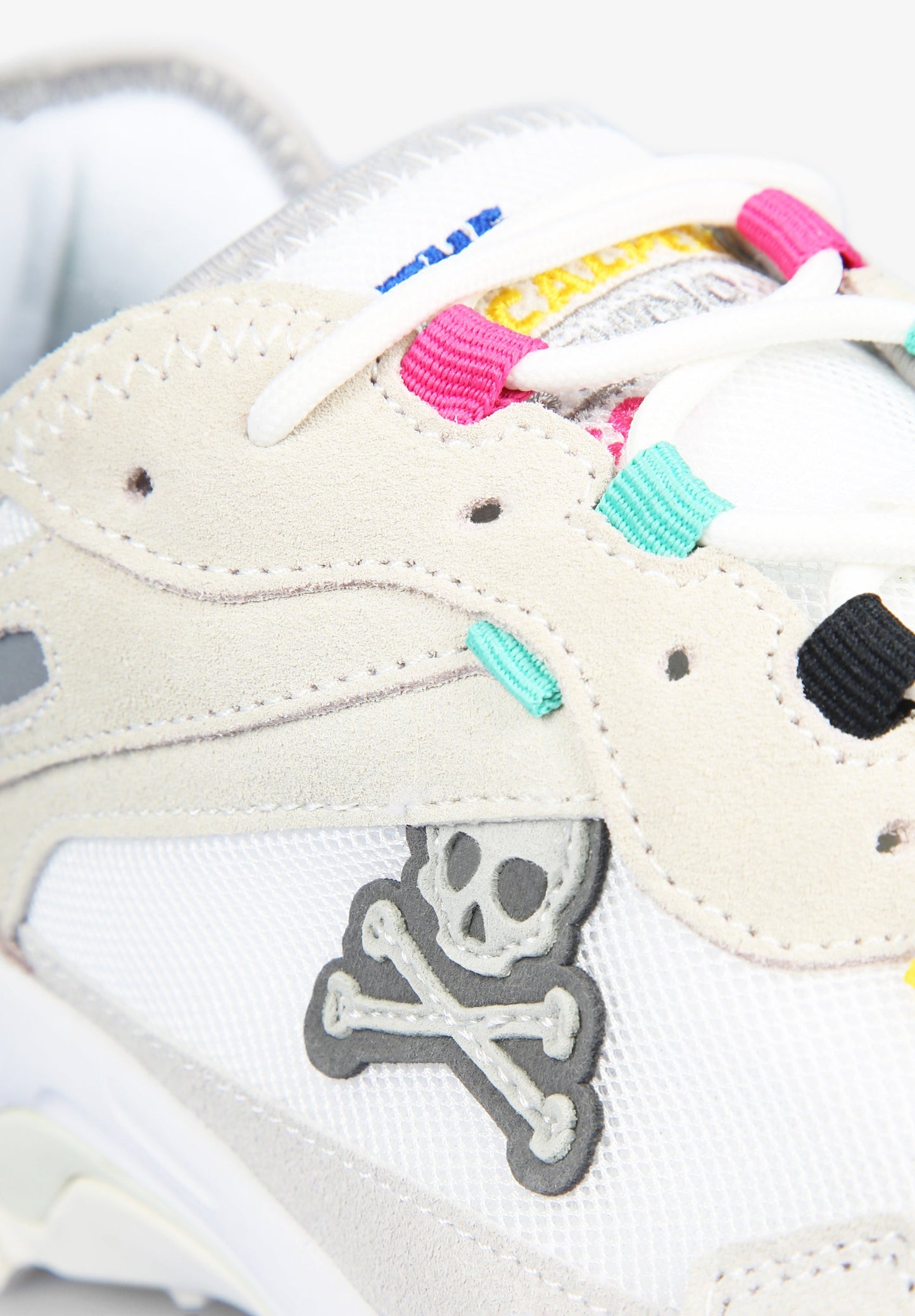 SNEAKERS DETALLES MULTICOLOR