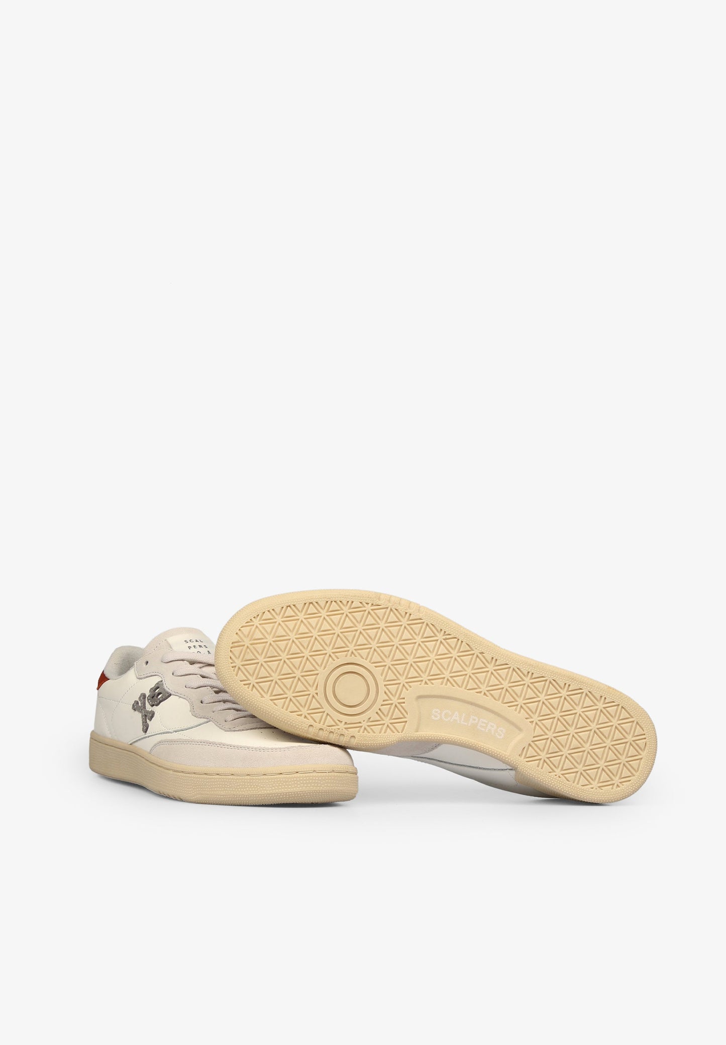 SNEAKERS DETALLE TALÓN