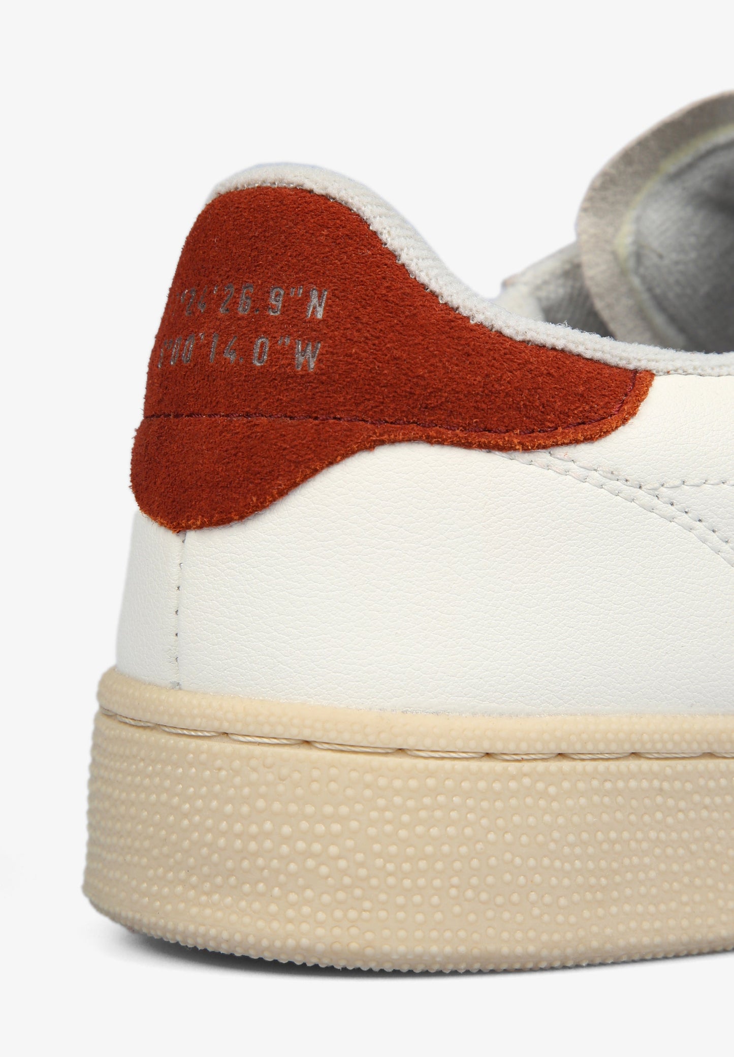 SNEAKERS DETALLE TALÓN