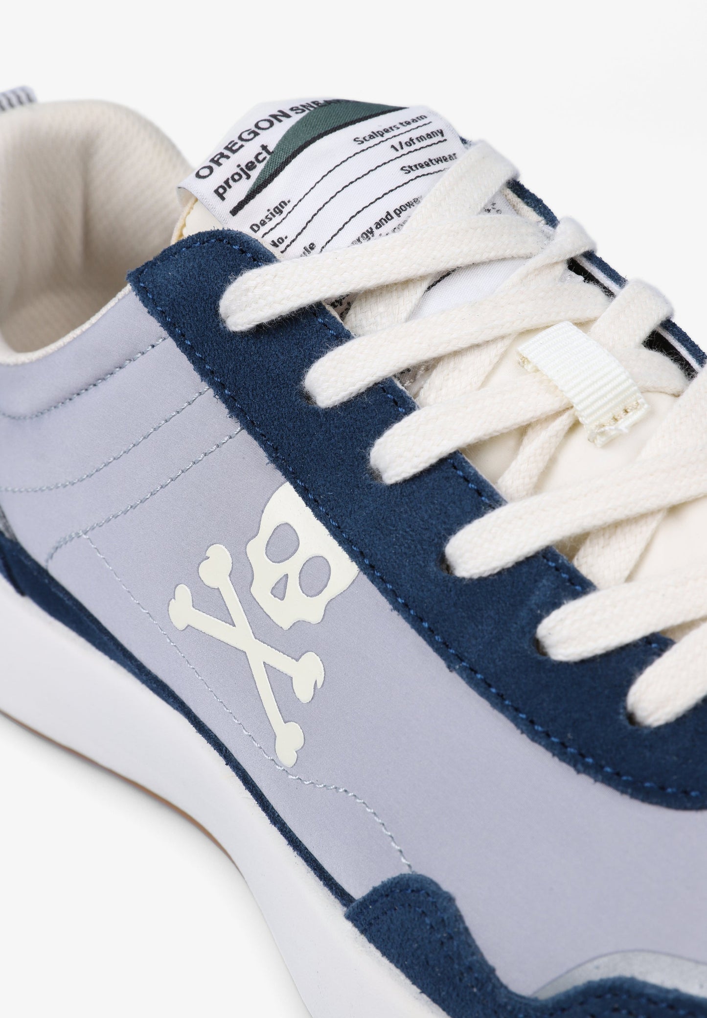 SNEAKERS SUELA DENTADA