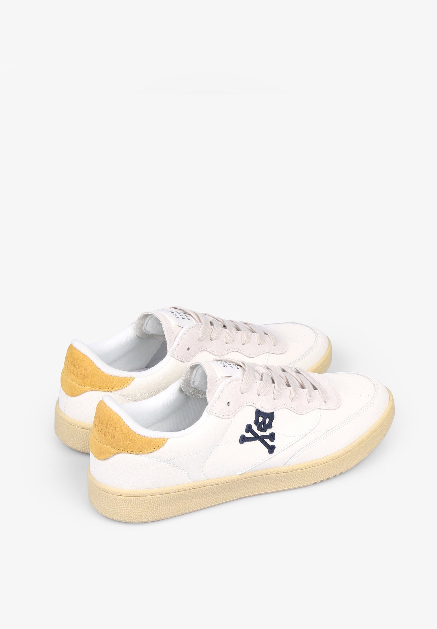 SNEAKERS DETALLE TALÓN