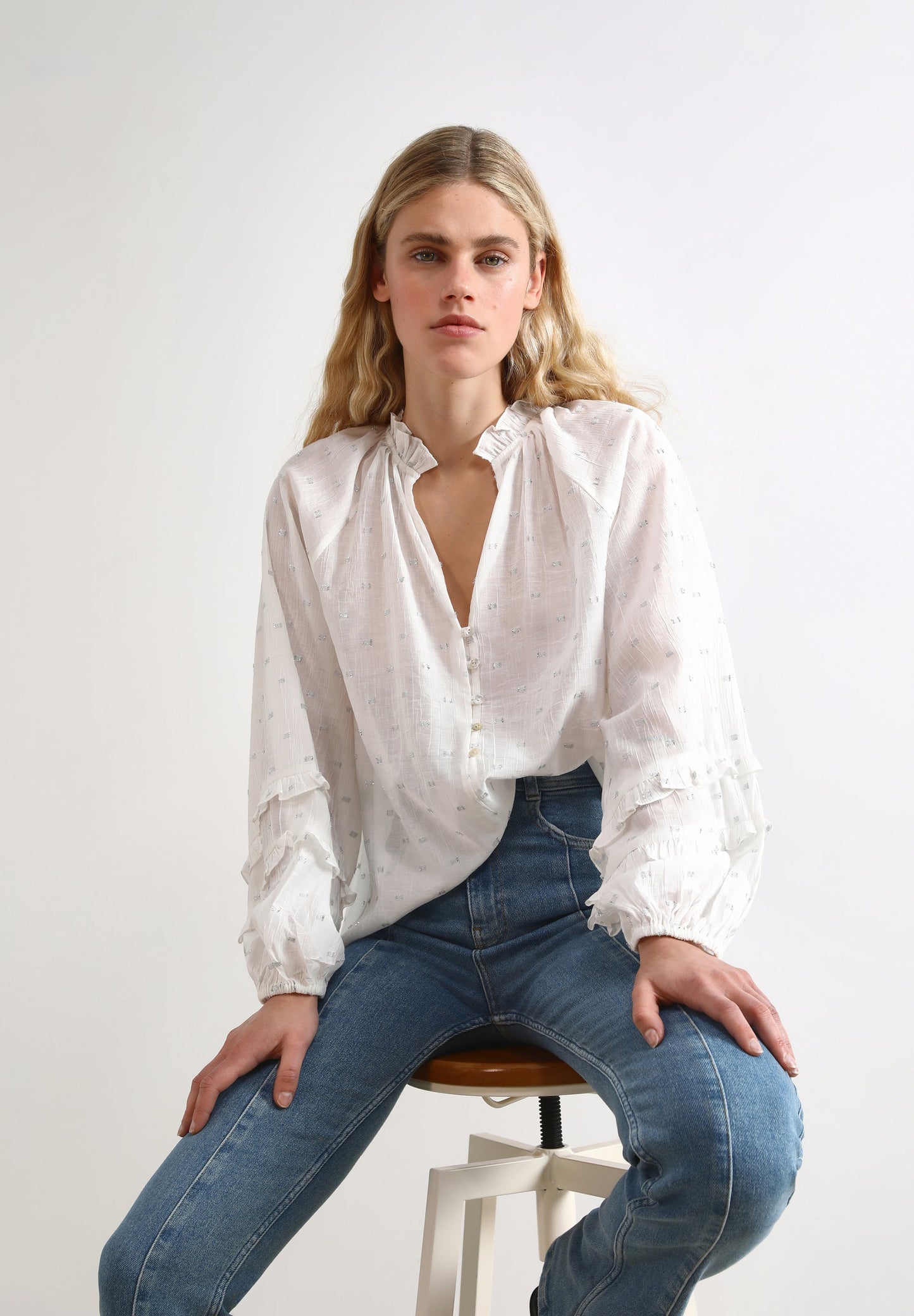 BLUSA DETALLES METALIZADOS