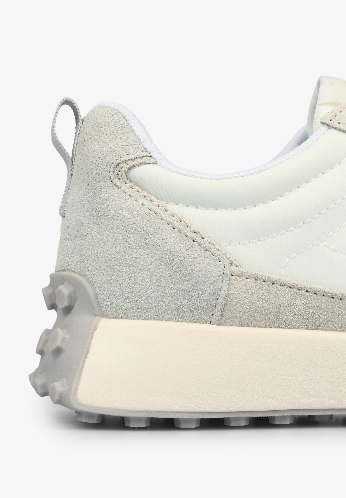 SNEAKERS CALAVERA CONTRASTE