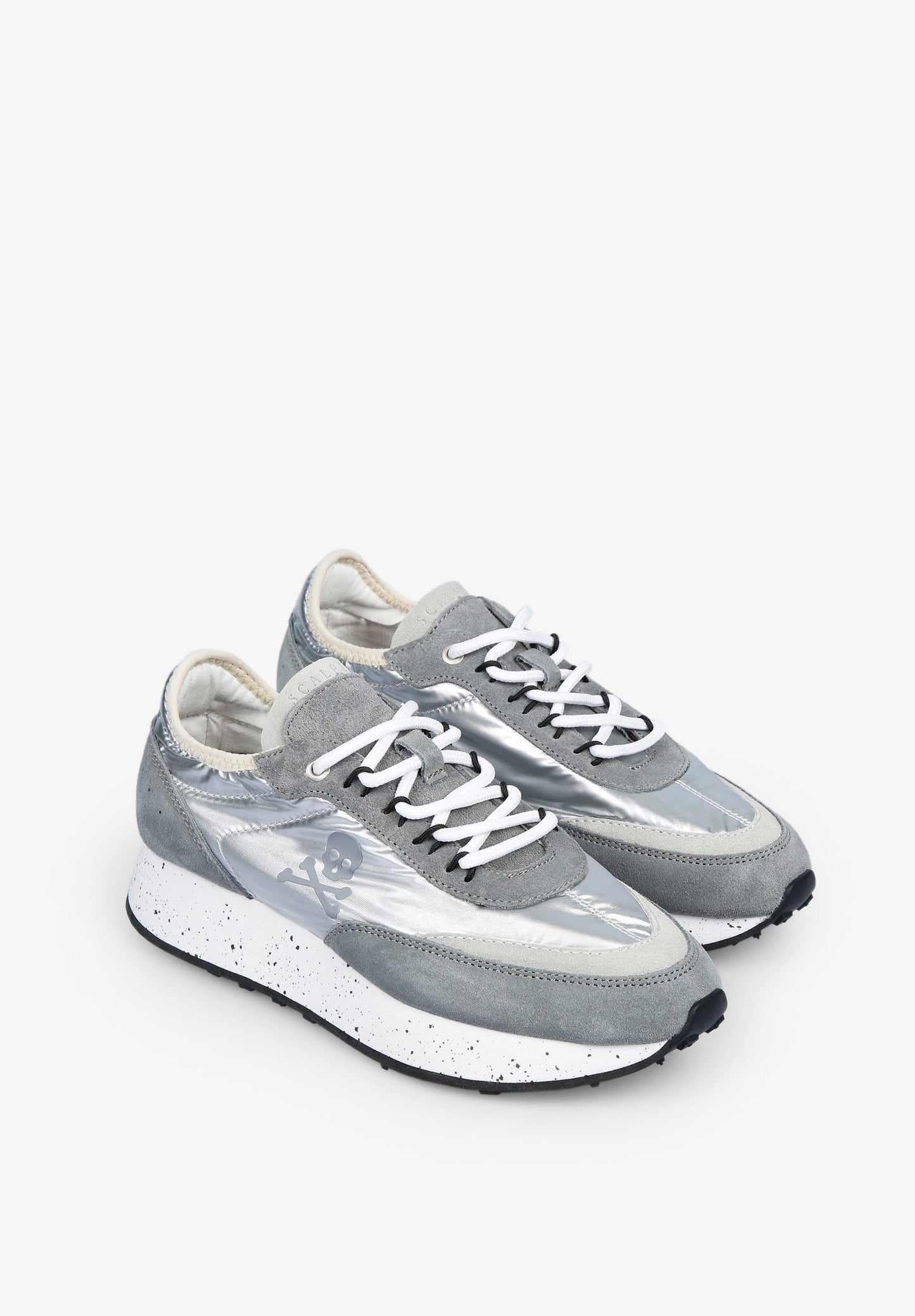 SNEAKERS METALIZADA SUELA MOTEADA