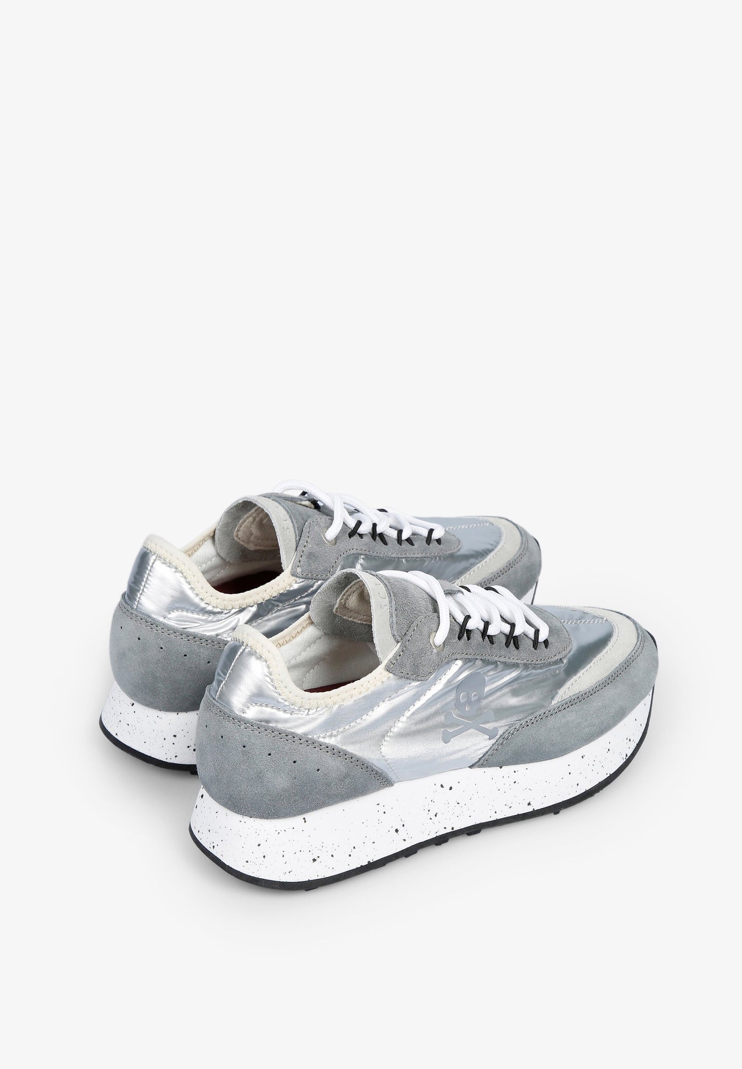 SNEAKERS METALIZADA SUELA MOTEADA