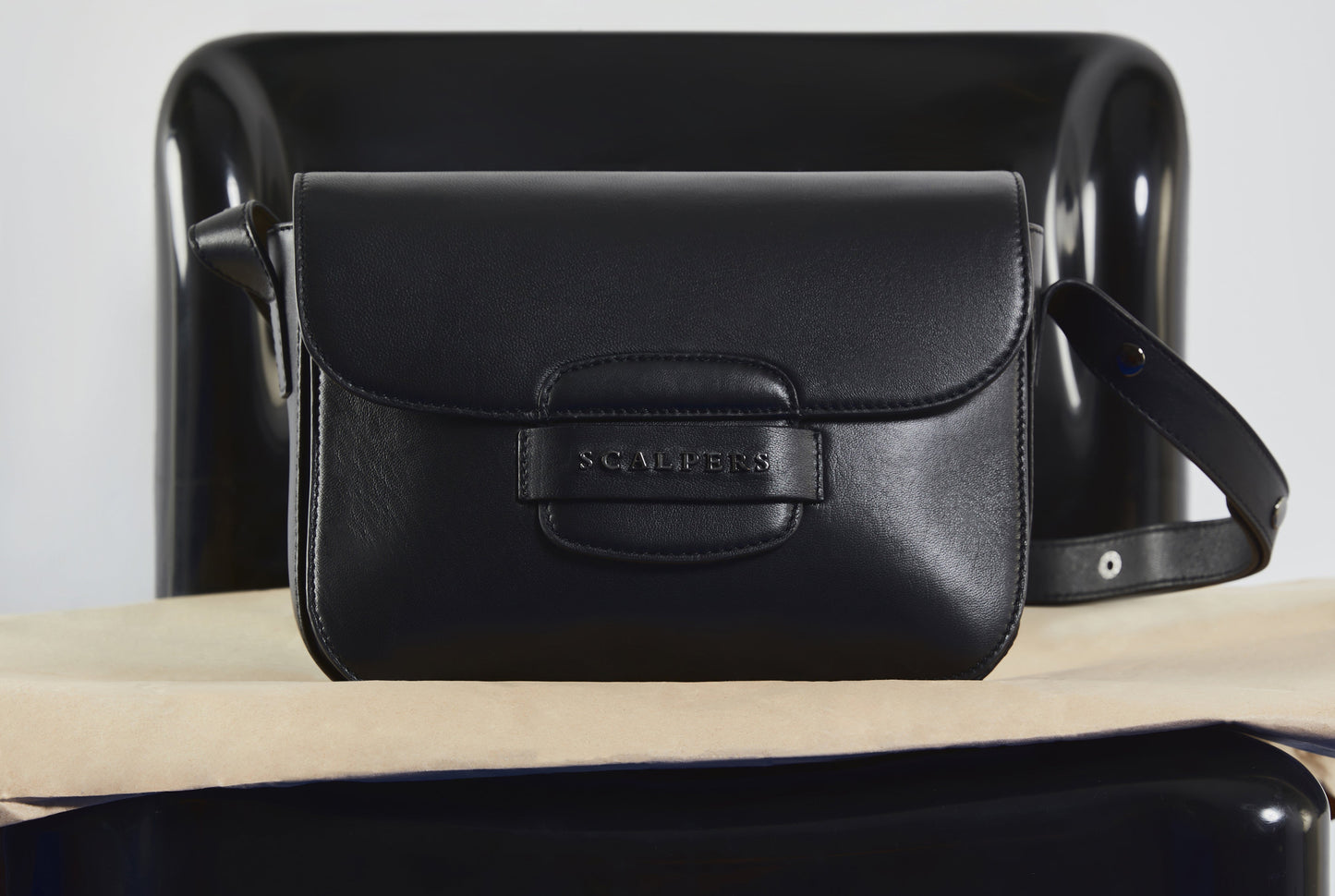 BOLSO PIEL DETALLE CIERRE
