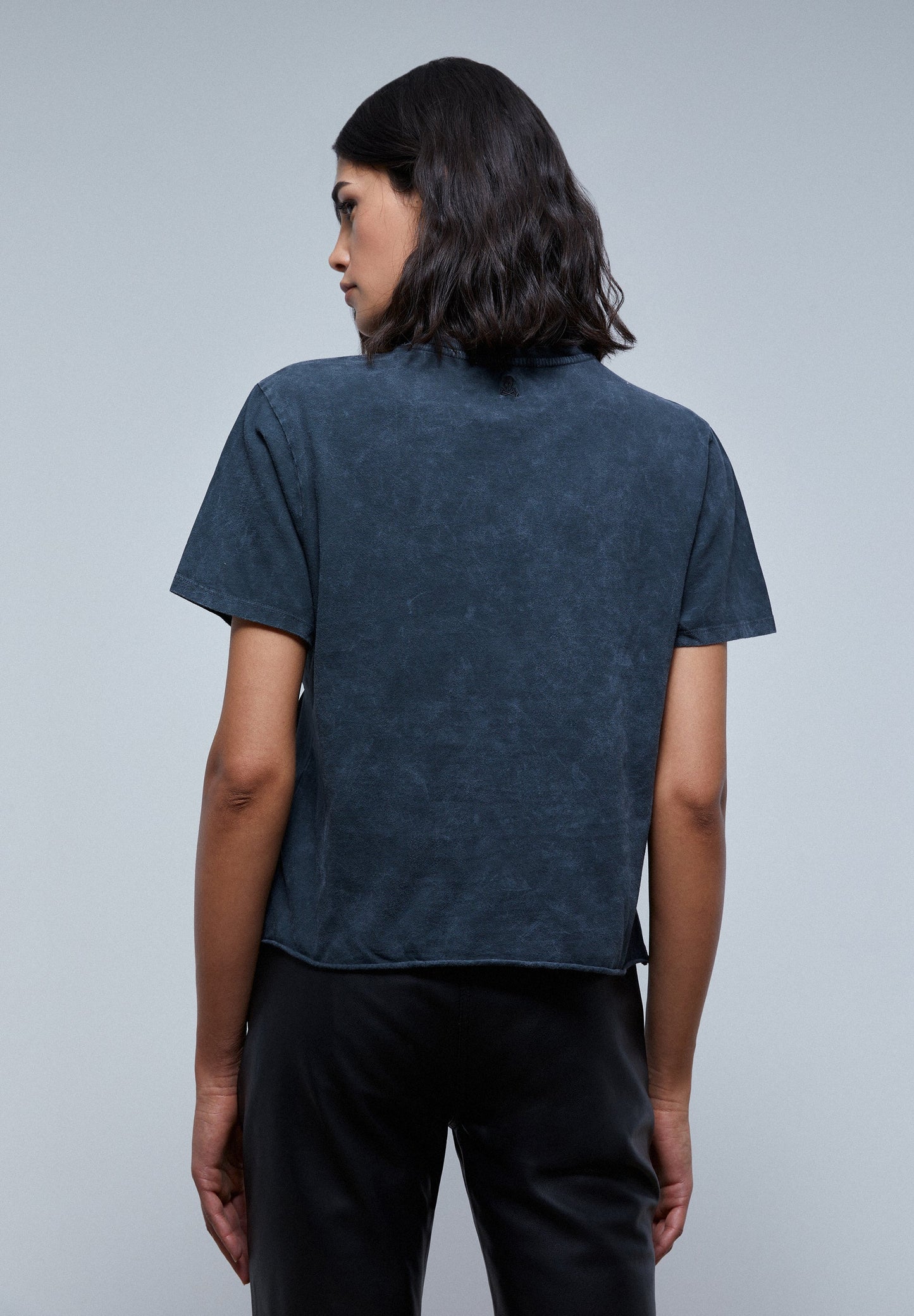 CAMISETA LAVADA PLISADO LATERAL